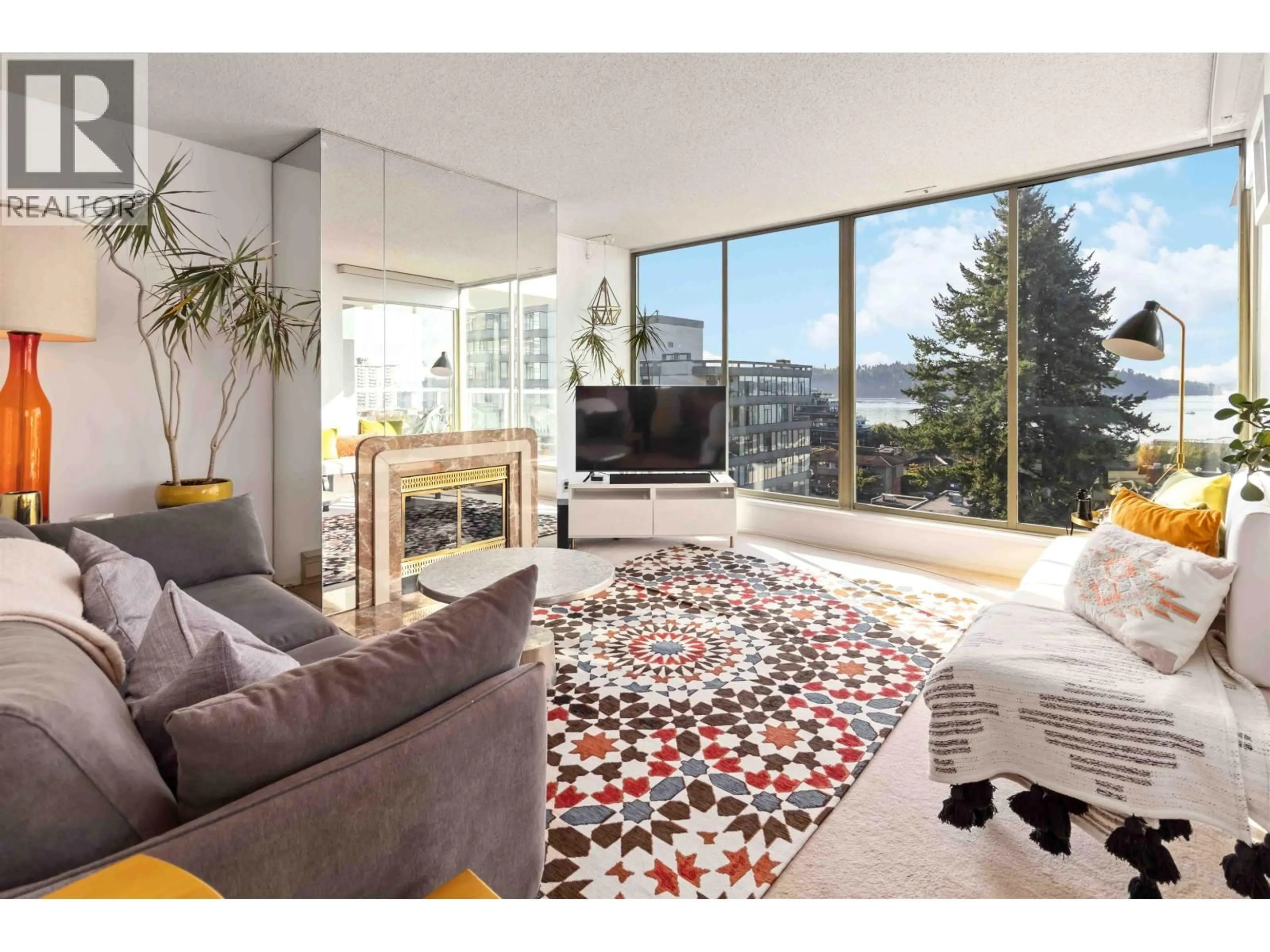 Living room with furniture, unknown for 802 - 1455 DUCHESS AVENUE, West Vancouver British Columbia V7T1H7