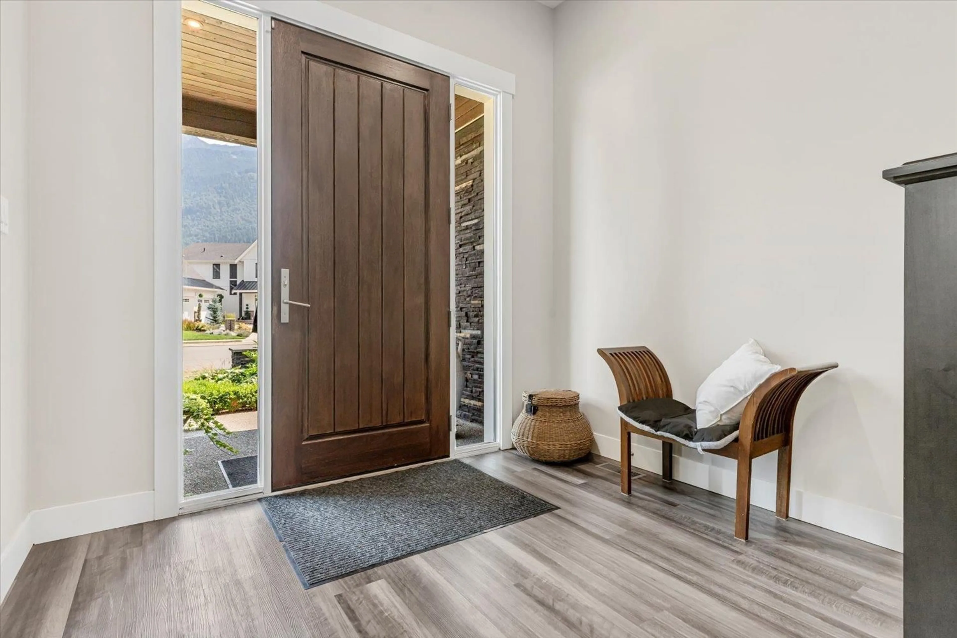 Indoor entryway for 10047 MAGNOLIA PLACE, Rosedale British Columbia V0X1X1