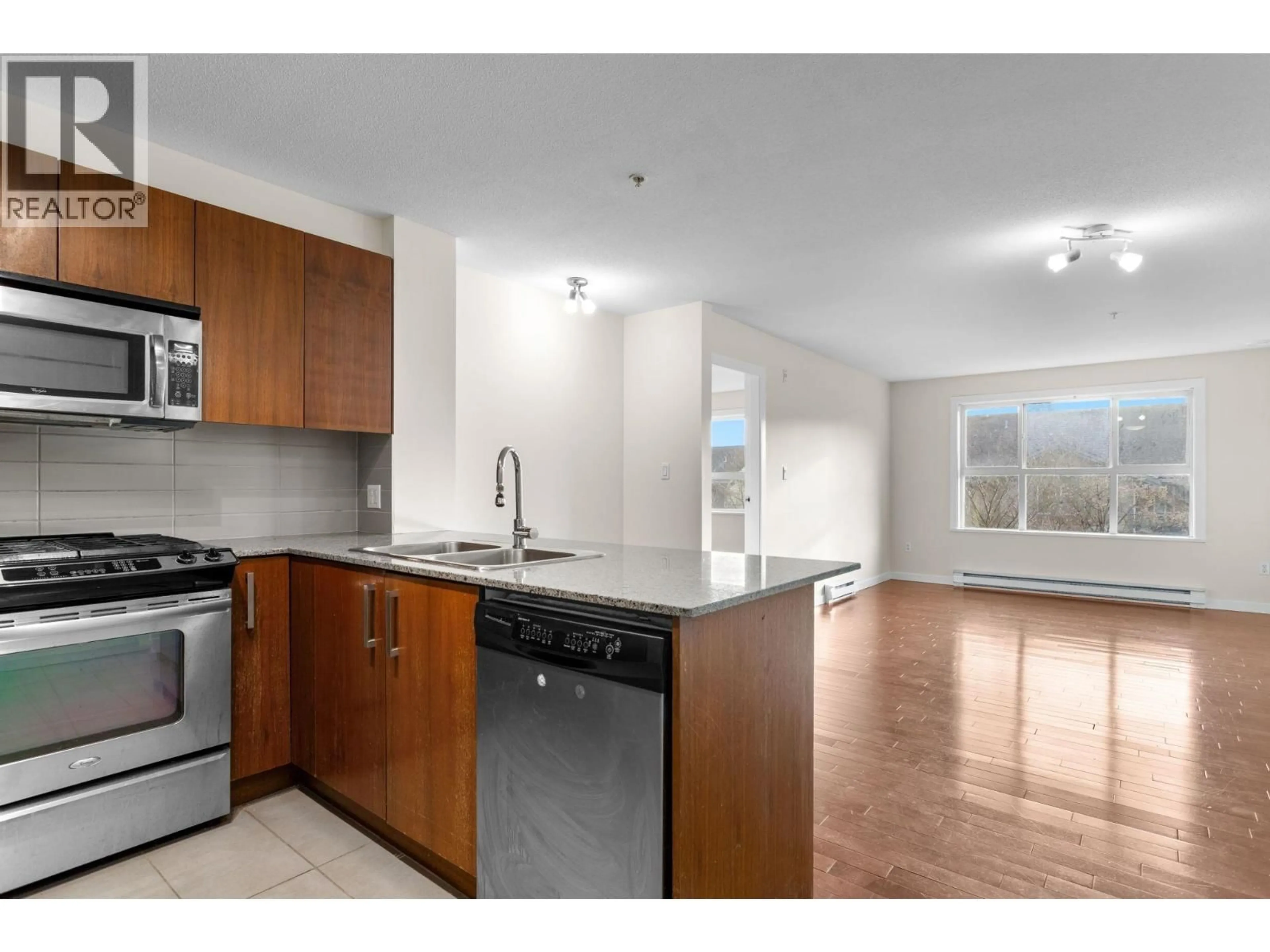 Standard kitchen, unknown for 213 - 5885 IRMIN STREET, Burnaby British Columbia V5J0C2