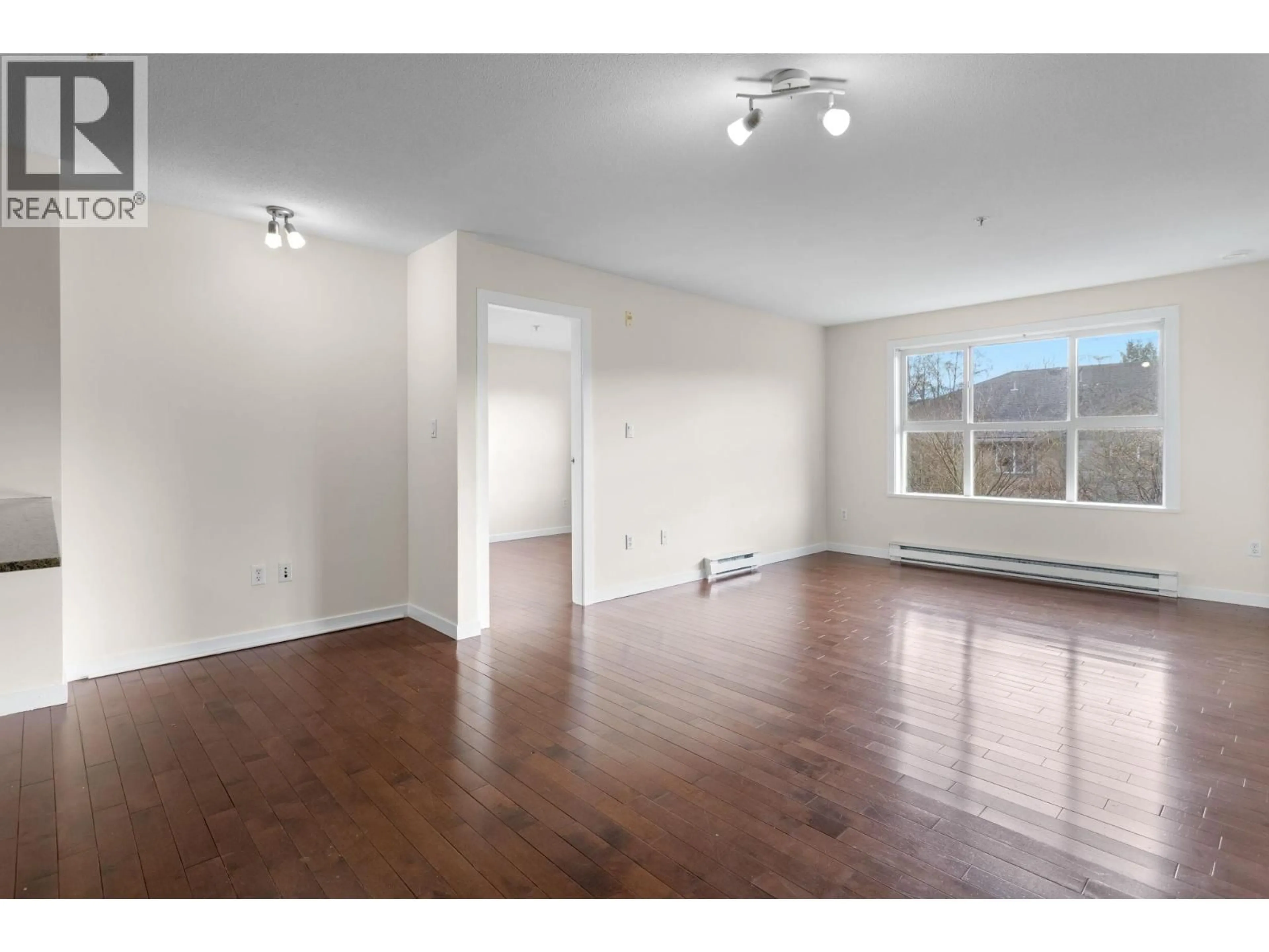 A pic of a room for 213 - 5885 IRMIN STREET, Burnaby British Columbia V5J0C2