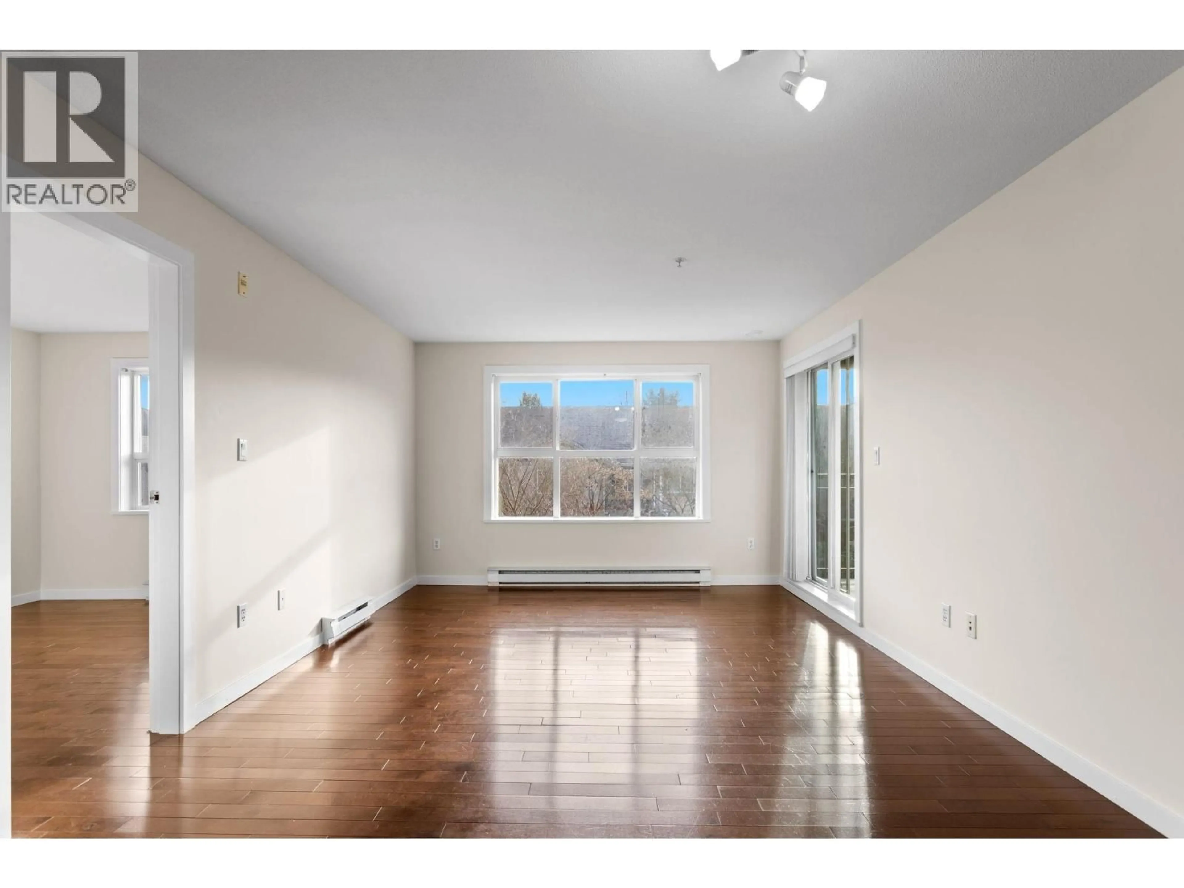 A pic of a room for 213 - 5885 IRMIN STREET, Burnaby British Columbia V5J0C2