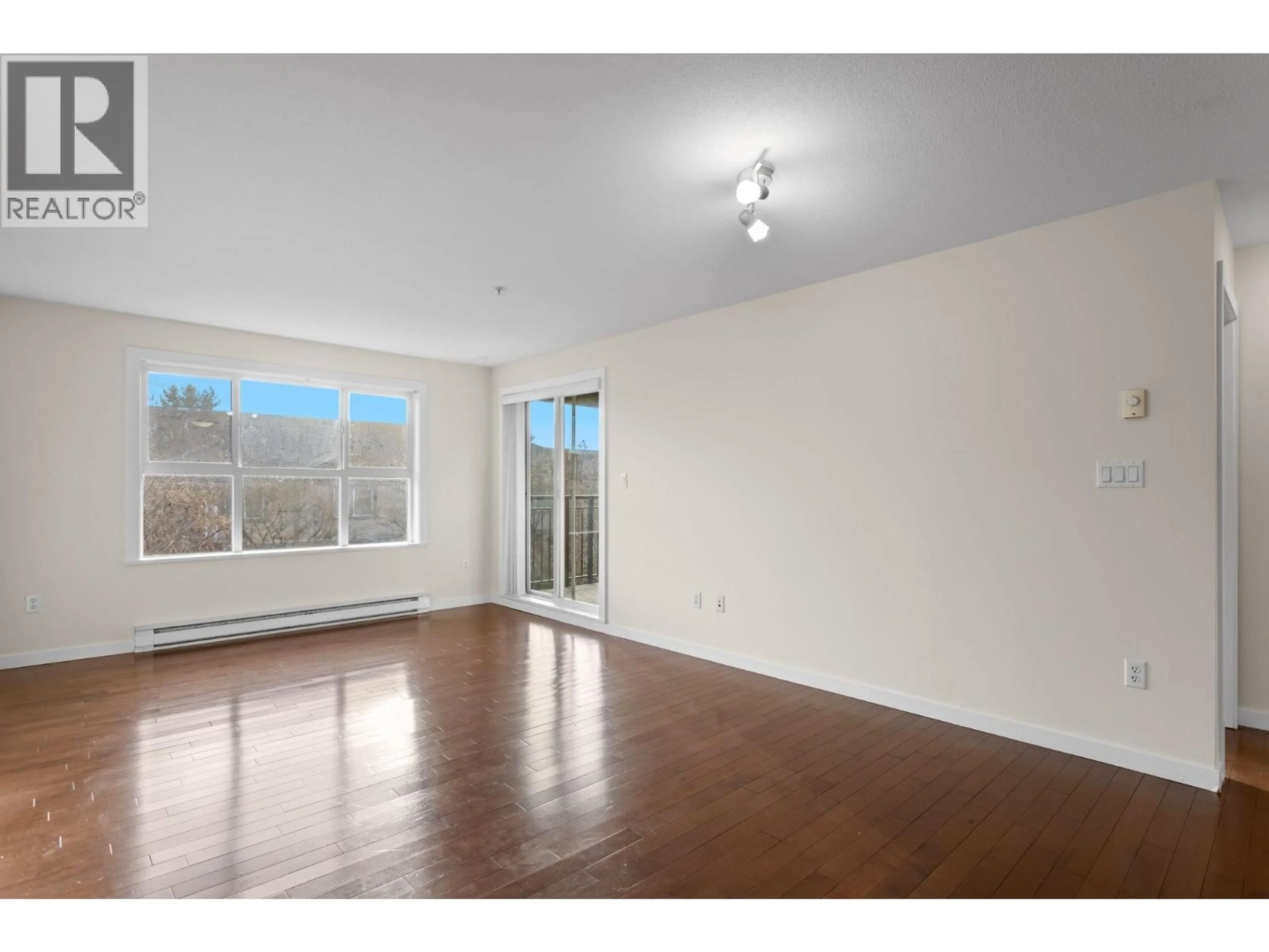 A pic of a room for 213 - 5885 IRMIN STREET, Burnaby British Columbia V5J0C2