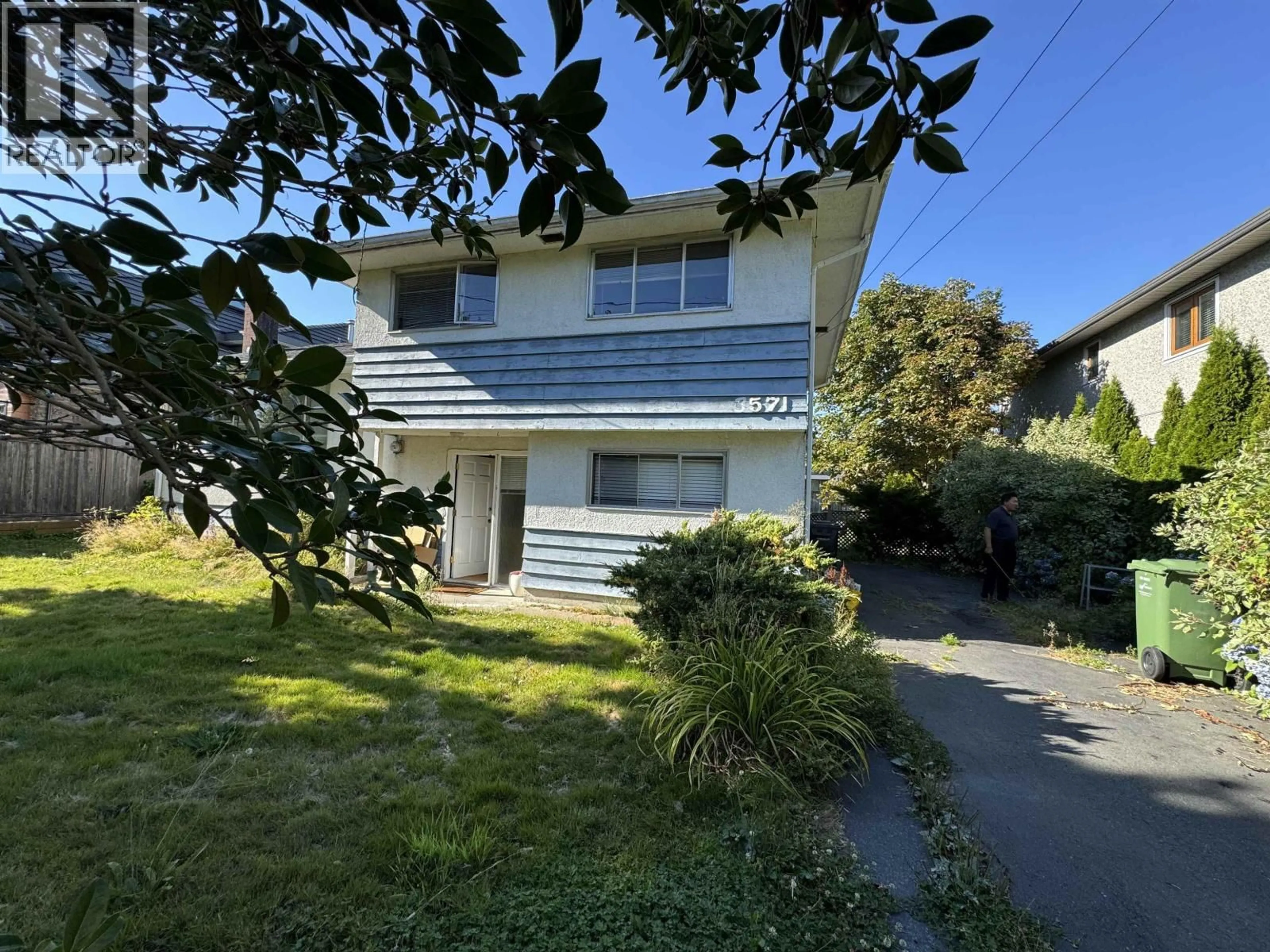 A pic from outside/outdoor area/front of a property/back of a property/a pic from drone, street for 3571 ROSAMOND AVENUE, Richmond British Columbia V7E1A6