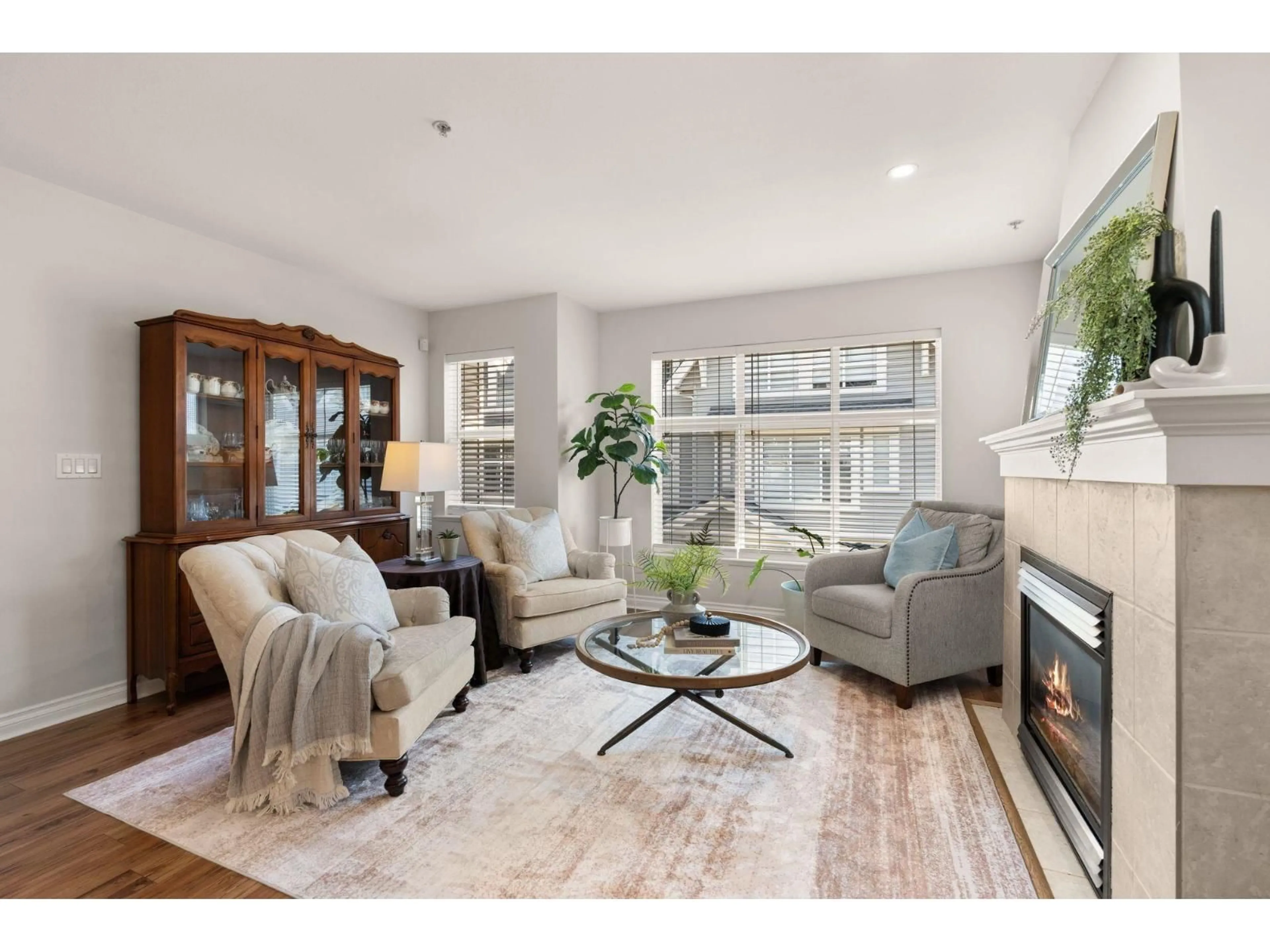 Living room with furniture, wood/laminate floor for 36 - 6450 199 STREET, Langley British Columbia V2Y2X1