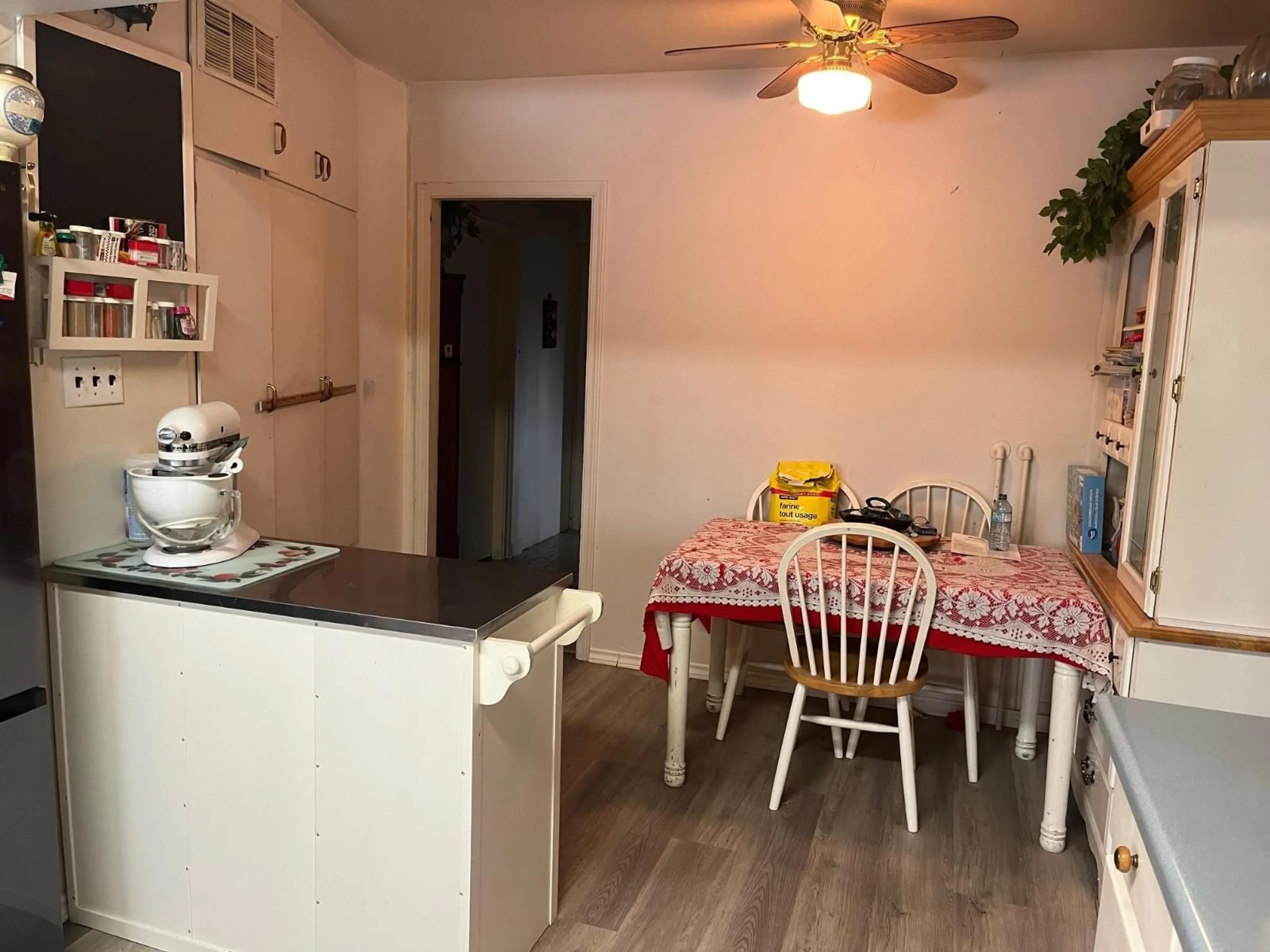 A pic of a room for 46440 STEVENSON ROAD, Chilliwack British Columbia V2R4M2