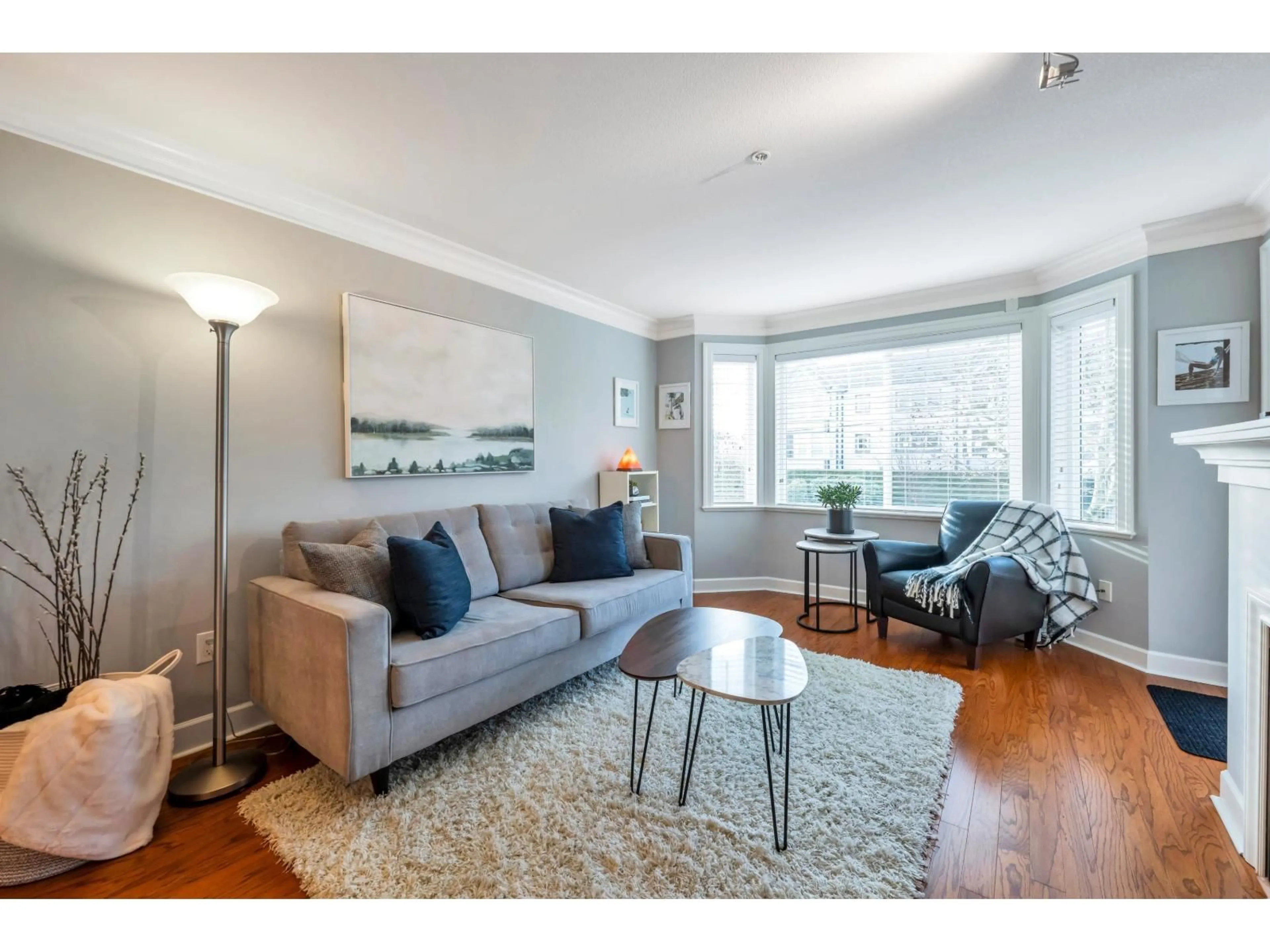 Living room with furniture, unknown for 206 - 15357 ROPER AVENUE, White Rock British Columbia V4B2G2