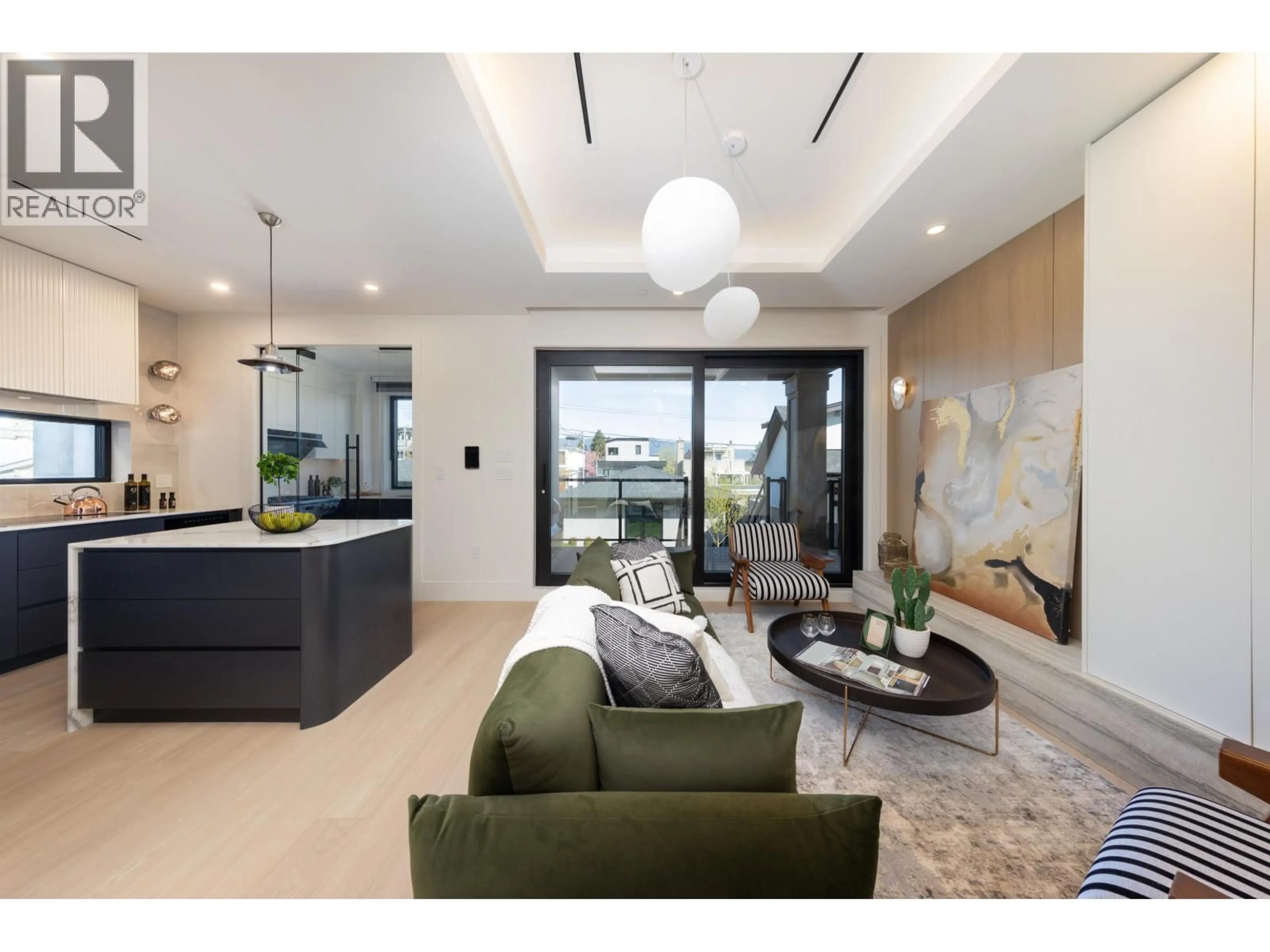 Unknown for 4039 11TH AVENUE, Vancouver British Columbia V6R2L6