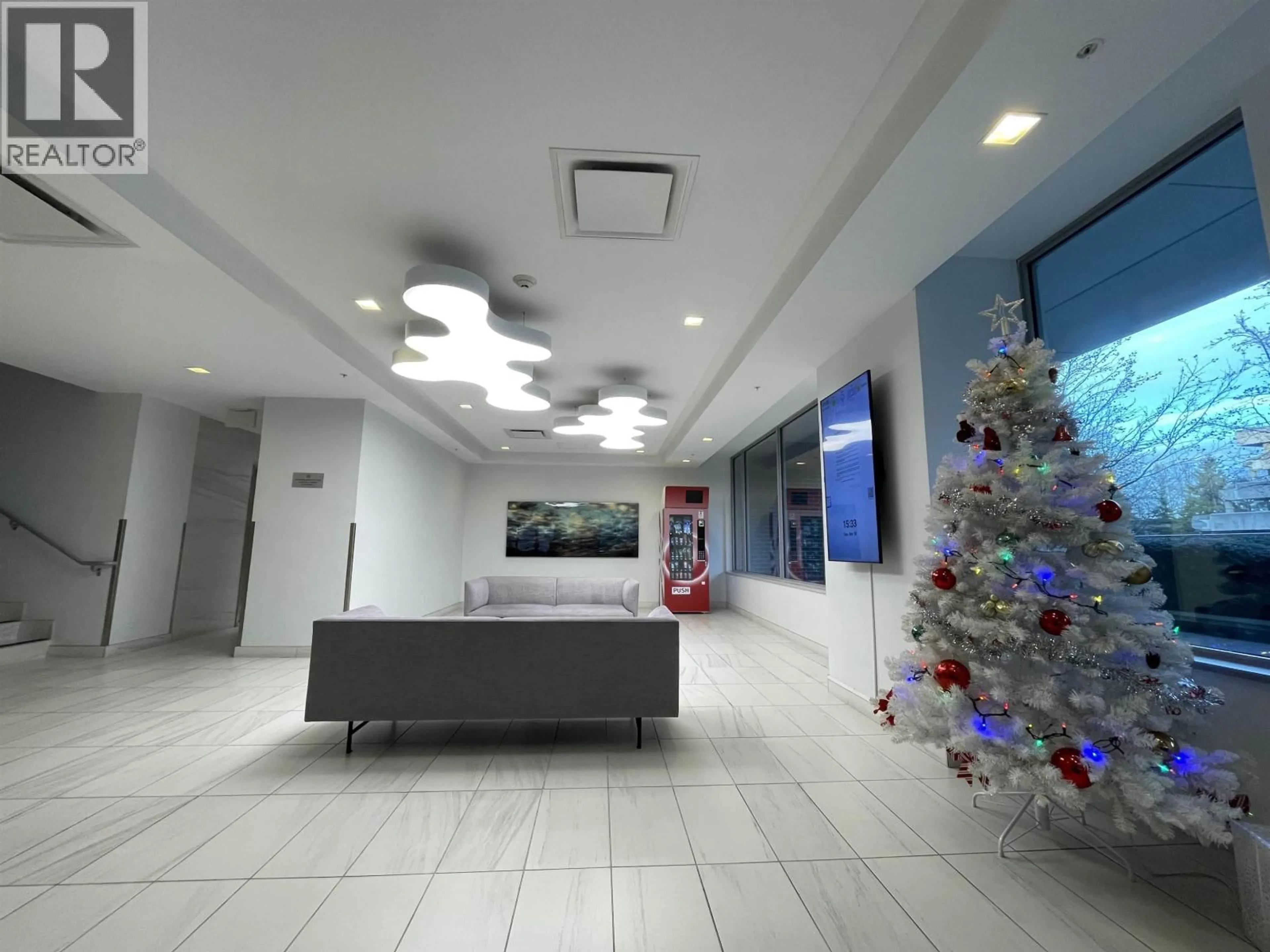 Lobby for 818 - 5665 BOUNDARY ROAD, Vancouver British Columbia V5R0E4