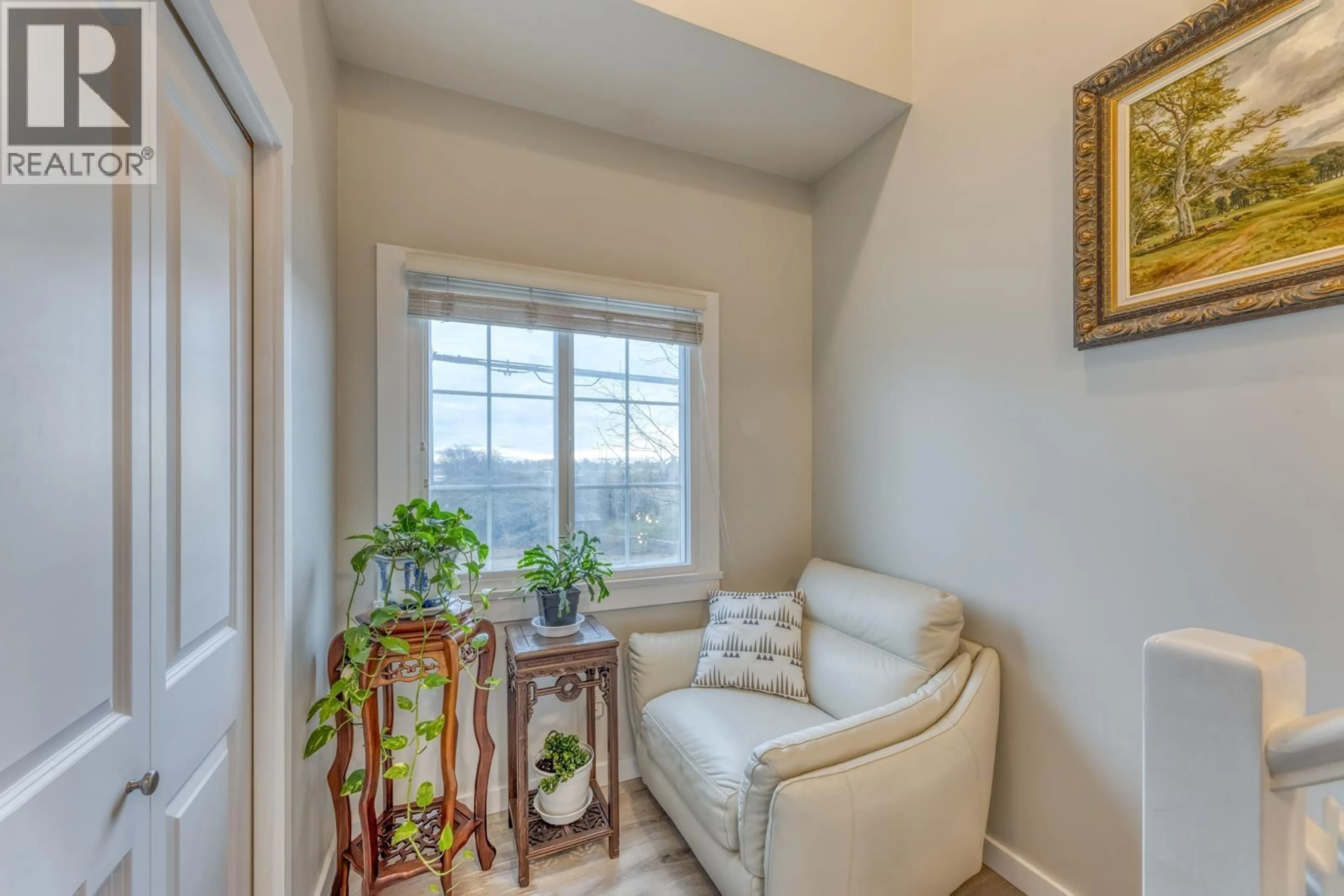 Indoor entryway for 9 - 7171 STEVESTON HIGHWAY, Richmond British Columbia V7A5K4