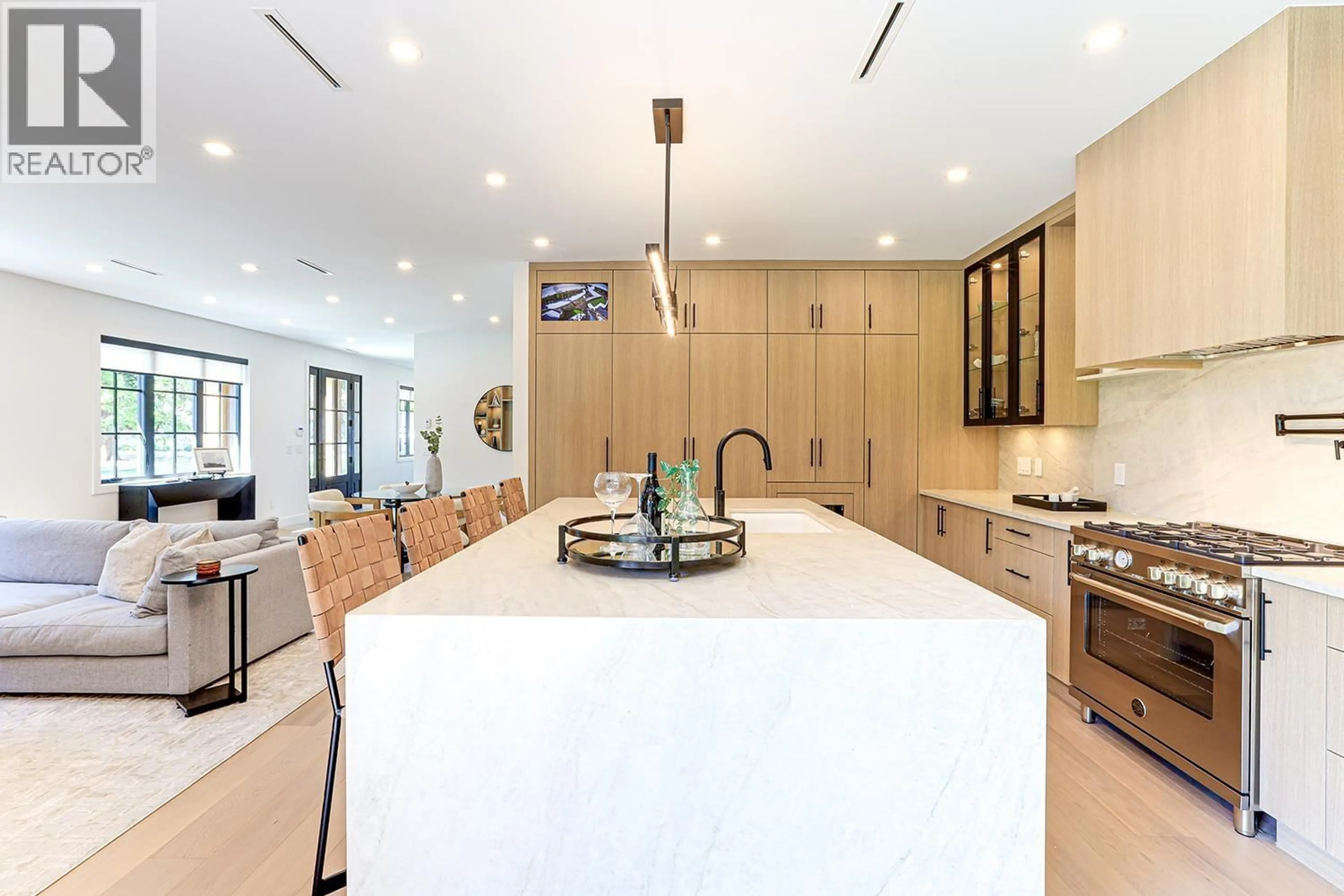 Open concept kitchen, ceramic/tile floor for 6009 16 AVENUE, Delta British Columbia V4L1H5