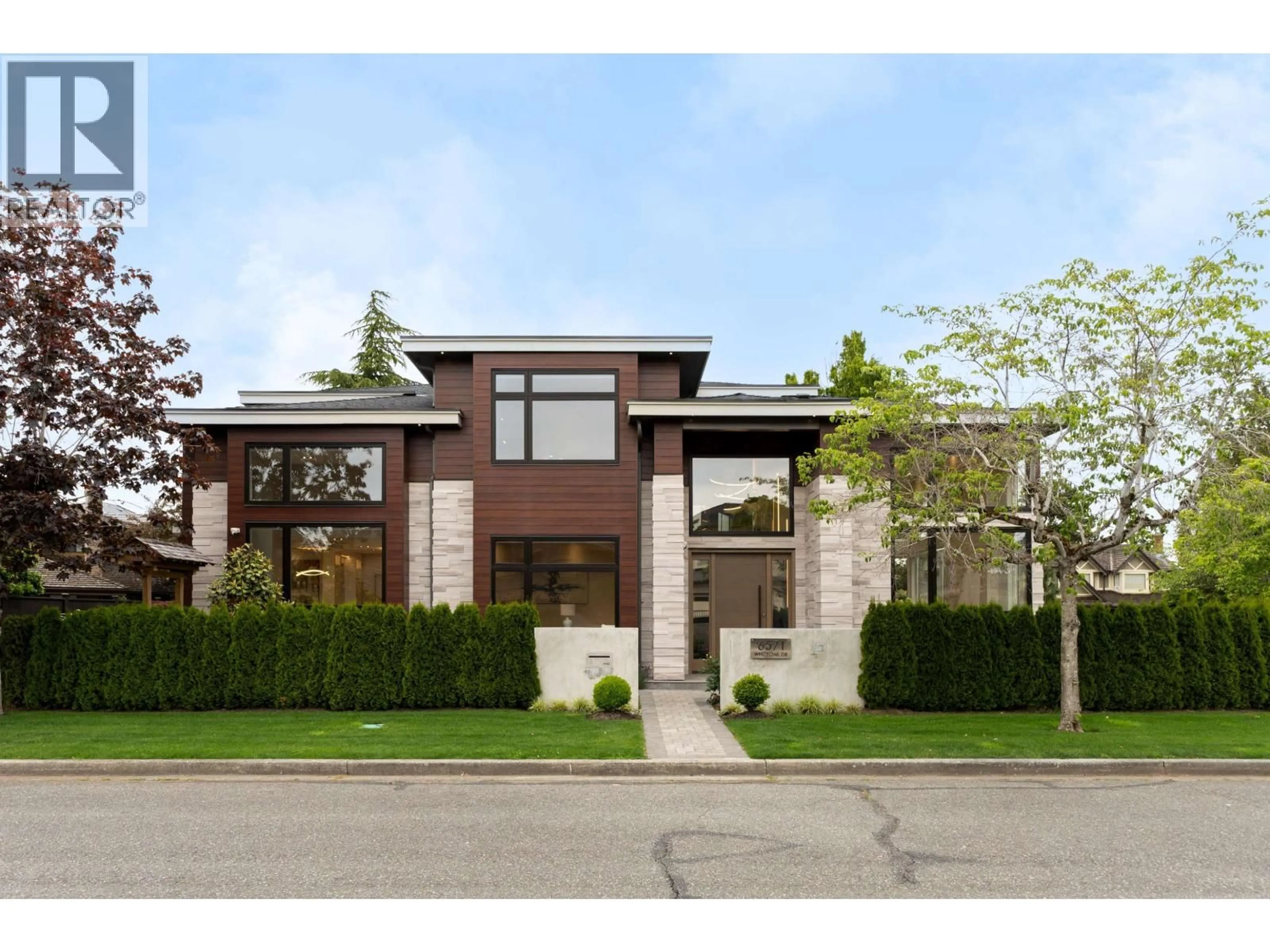 Home with brick exterior material, street for 6571 WHITEOAK DRIVE, Richmond British Columbia V7E4Z7