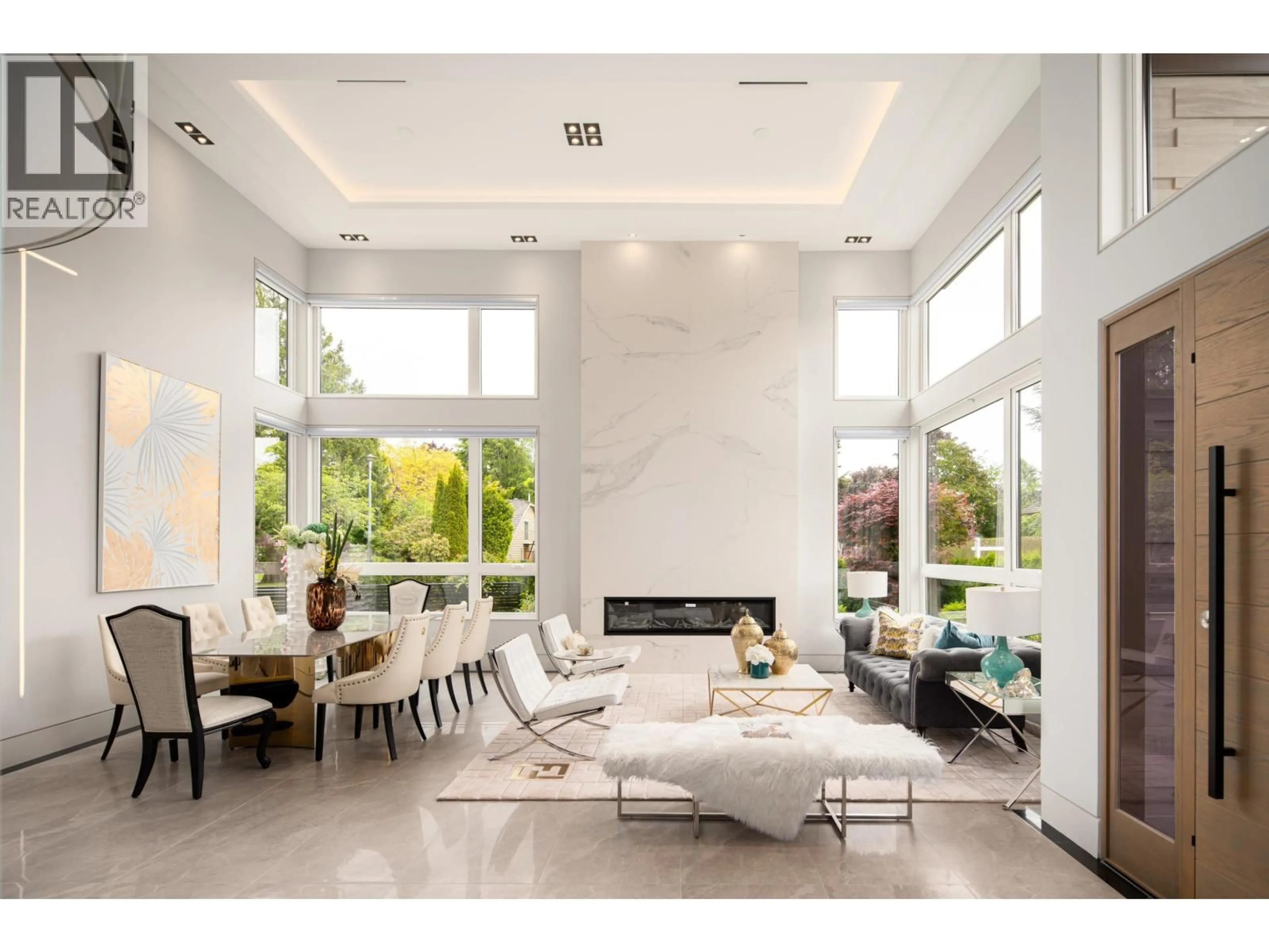 Living room with furniture, ceramic/tile floor for 6571 WHITEOAK DRIVE, Richmond British Columbia V7E4Z7