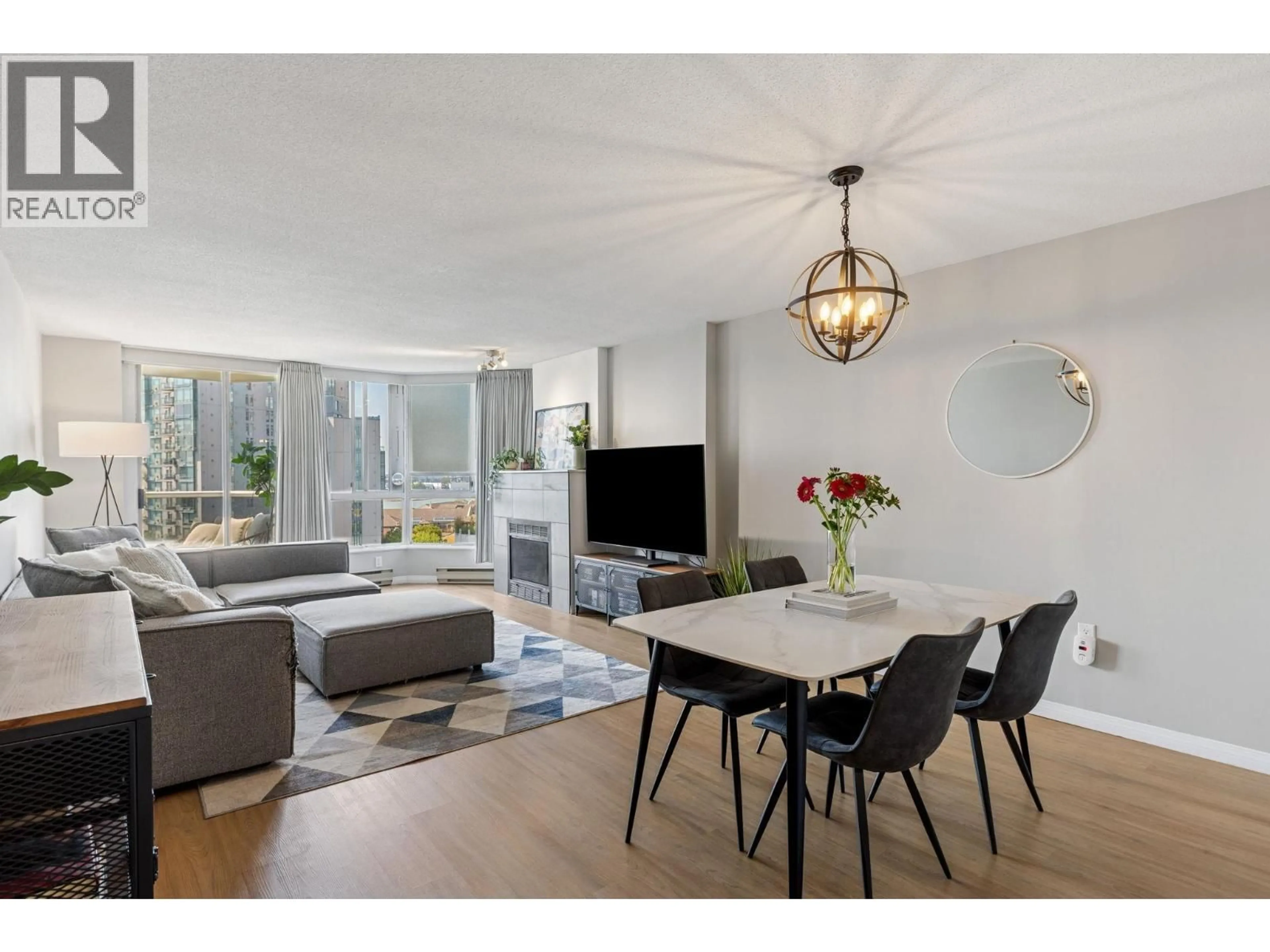 Living room with furniture, unknown for 1102 - 1245 QUAYSIDE DRIVE, New Westminster British Columbia V3M6J6