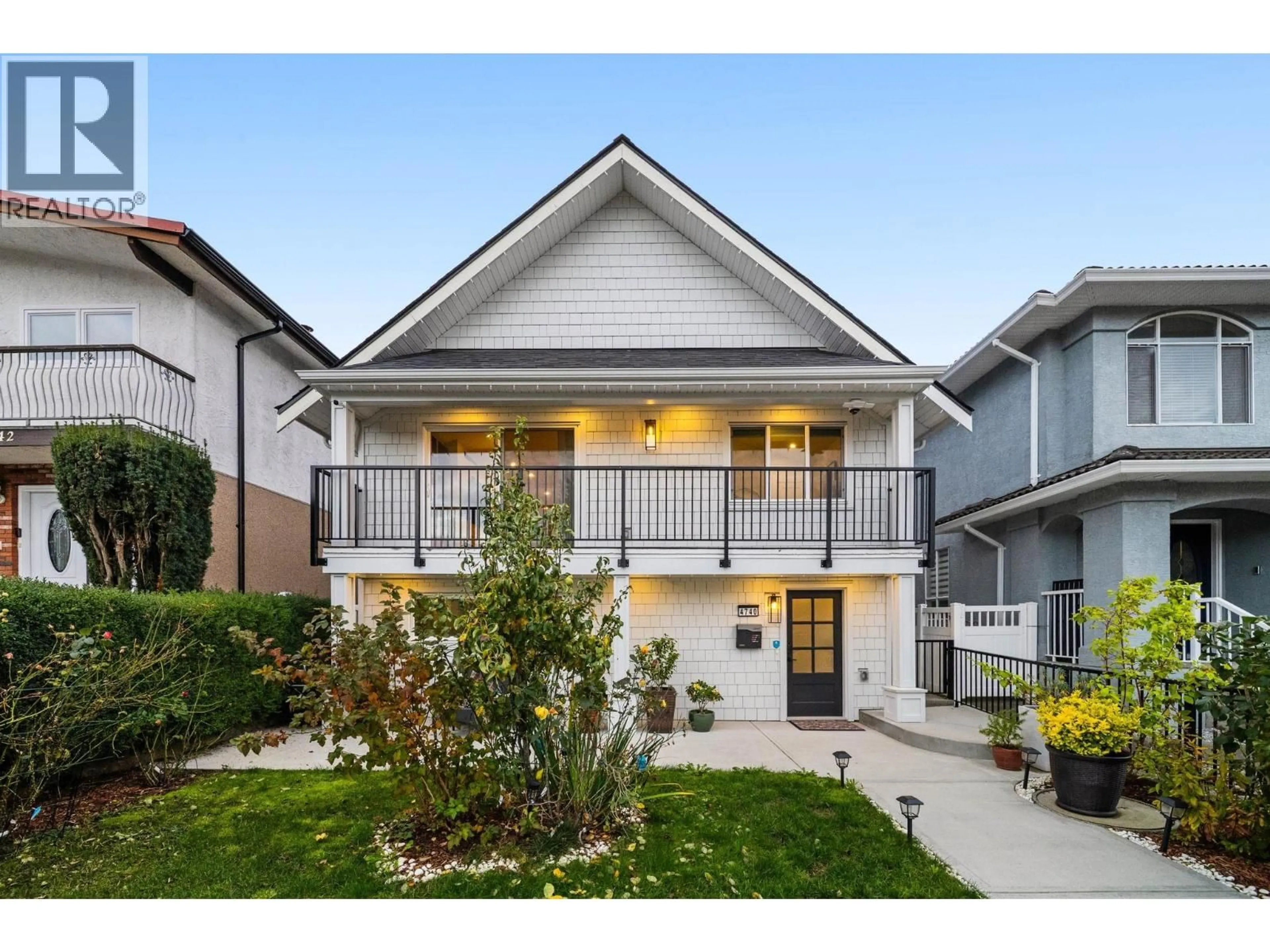 Home with vinyl exterior material, street for 4740 ALBERT STREET, Burnaby British Columbia V5C2G9