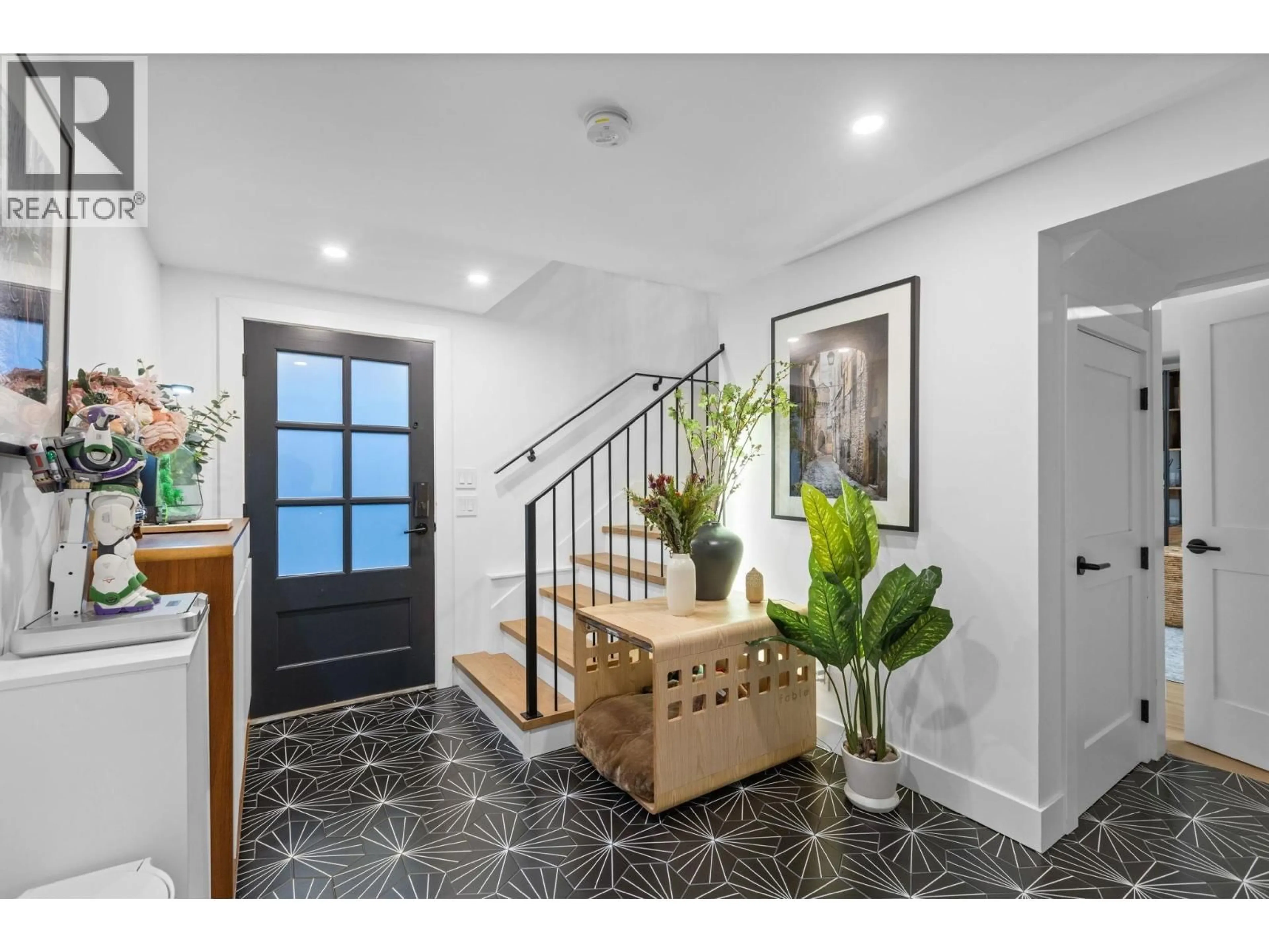 Indoor entryway for 4740 ALBERT STREET, Burnaby British Columbia V5C2G9