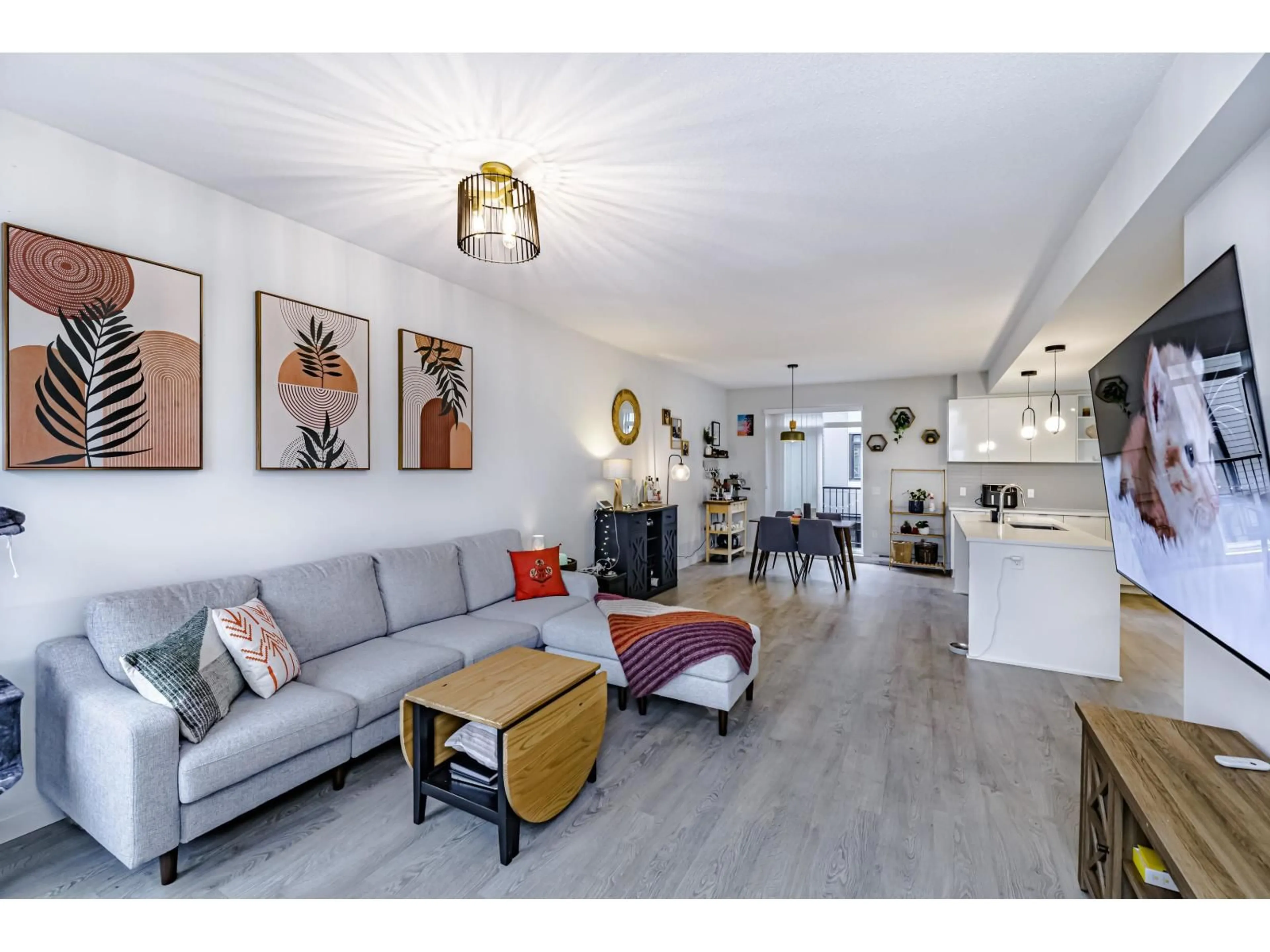 Living room with furniture, unknown for 3 - 15151 EDMUND DRIVE, Surrey British Columbia V3S0B2