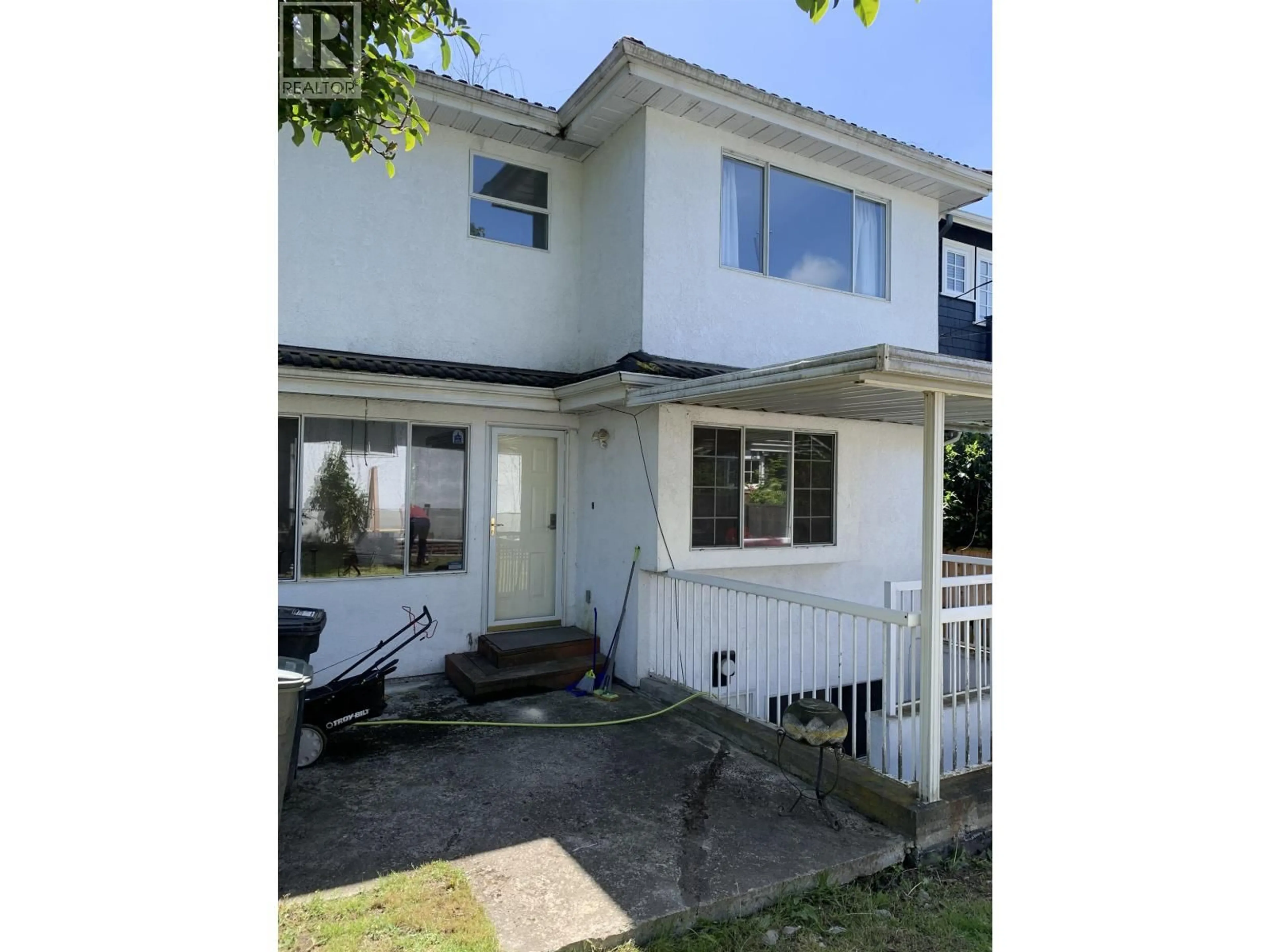 A pic from outside/outdoor area/front of a property/back of a property/a pic from drone, street for 4227 14TH AVENUE, Vancouver British Columbia V6R2X7