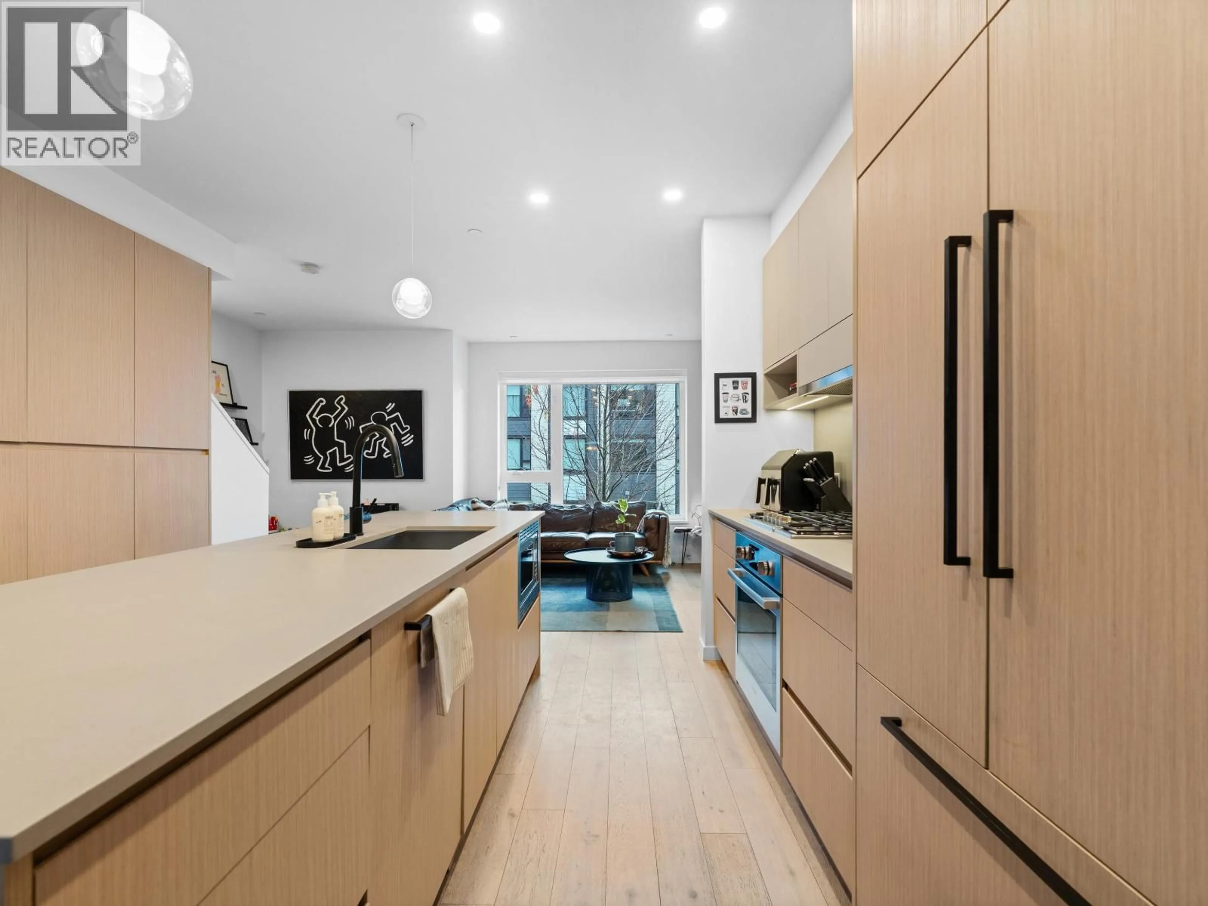 Contemporary kitchen, unknown for 5 - 528 2ND STREET, North Vancouver British Columbia V7L0G8