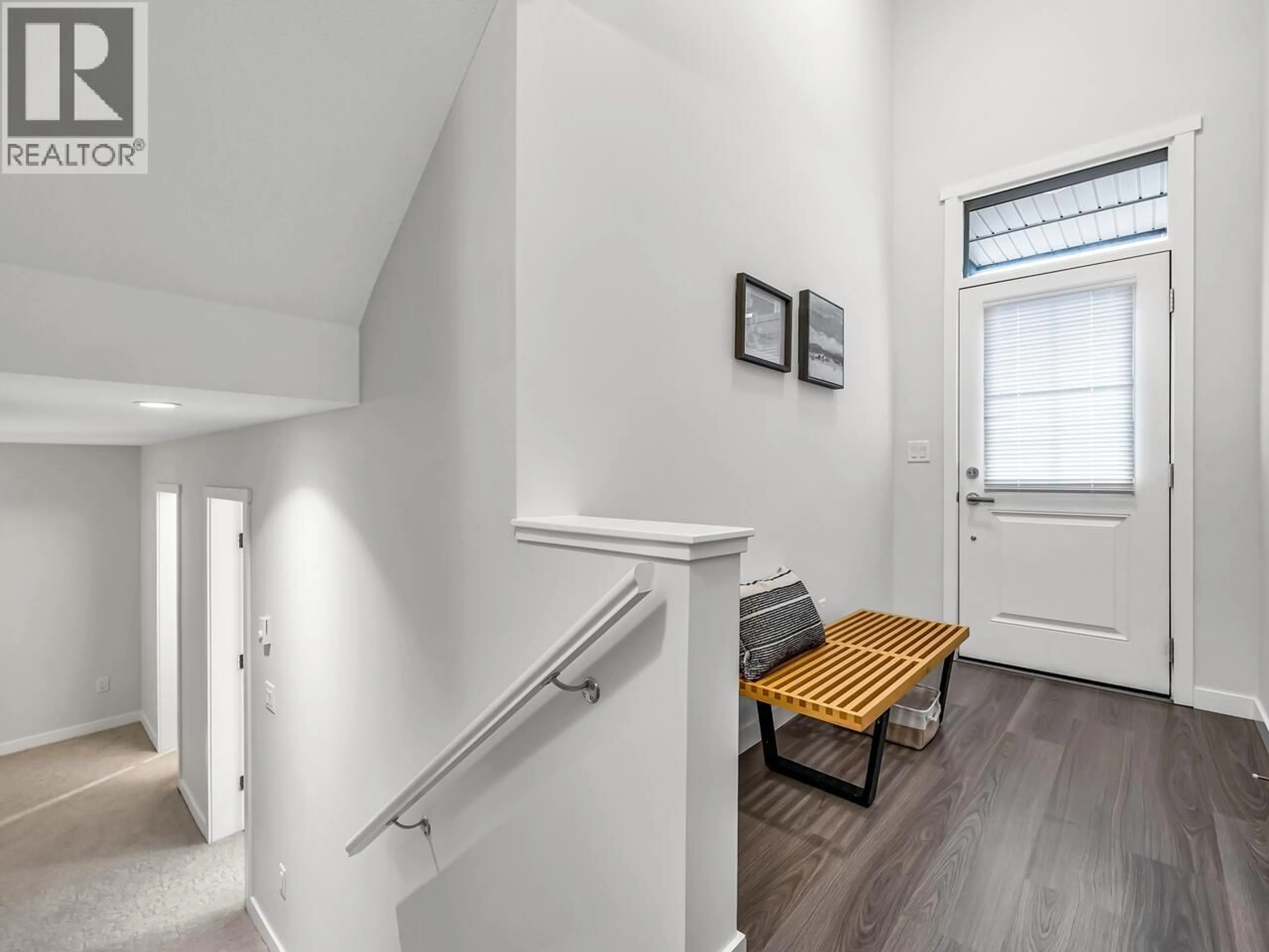 Indoor entryway for 40 - 3500 BURKE VILLAGE PROMENADE, Coquitlam British Columbia V3E0N2