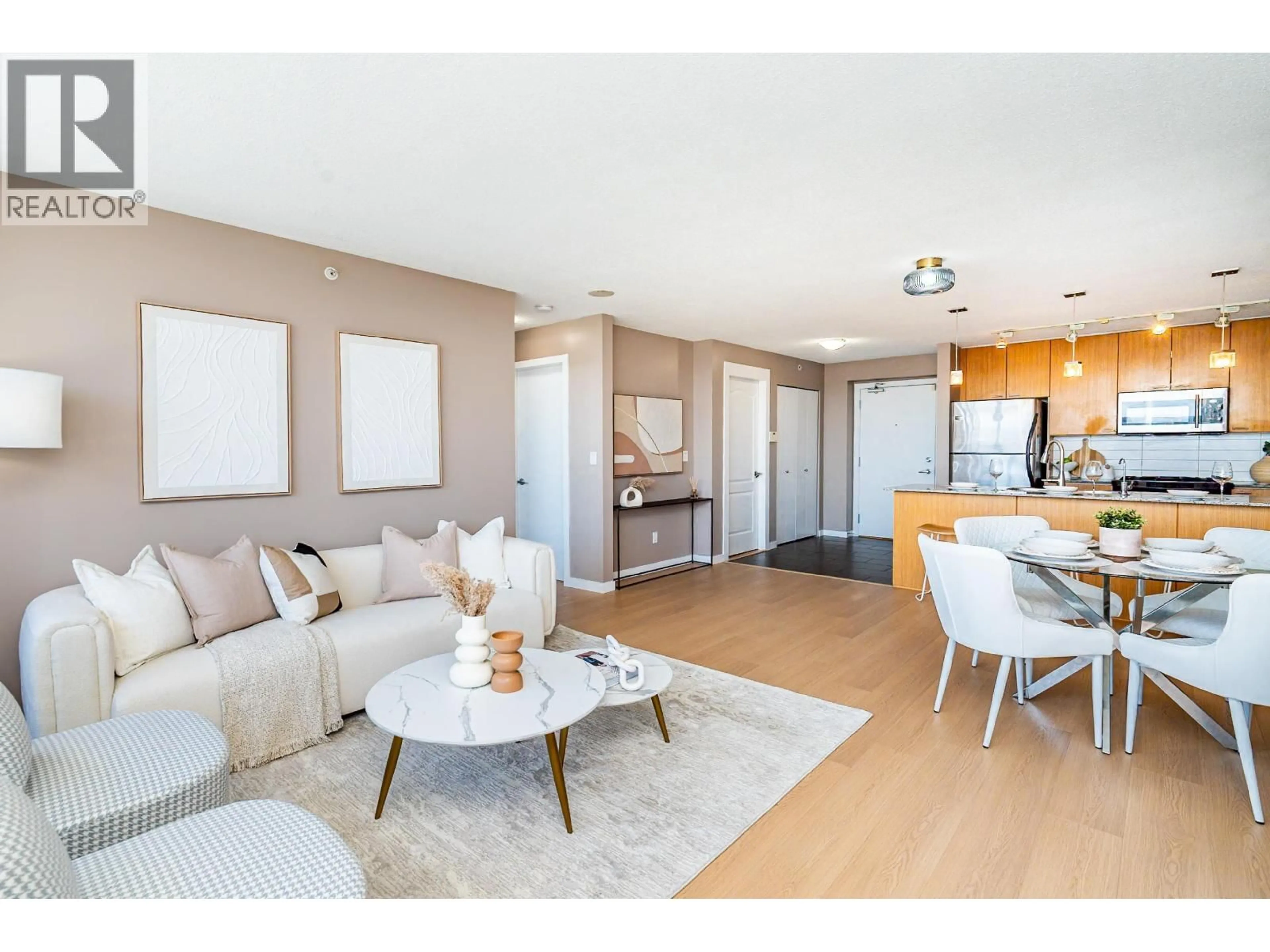 Living room with furniture, wood/laminate floor for 504 - 39 SIXTH STREET, New Westminster British Columbia V3L0B3