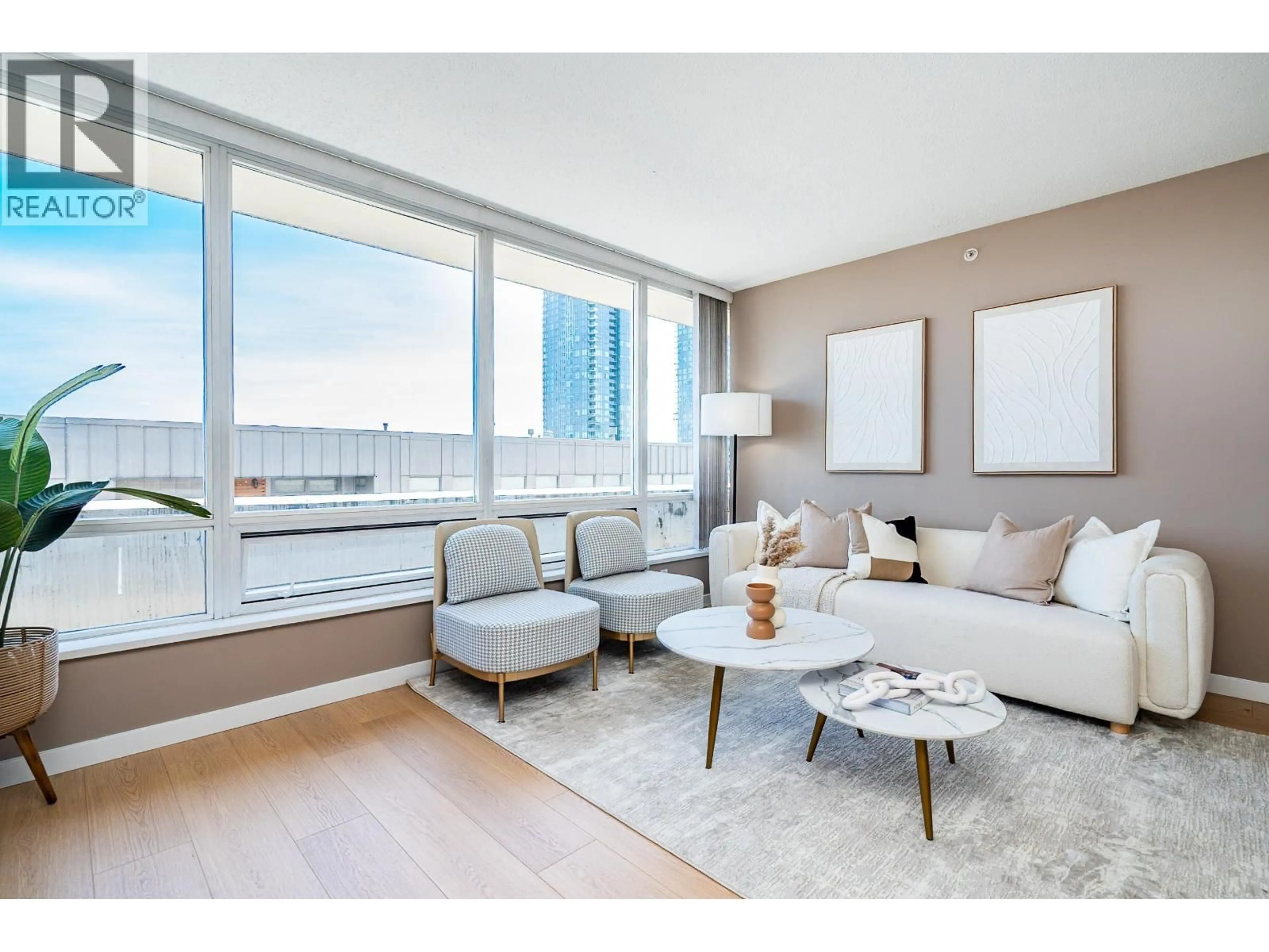 Living room with furniture, unknown for 504 - 39 SIXTH STREET, New Westminster British Columbia V3L0B3