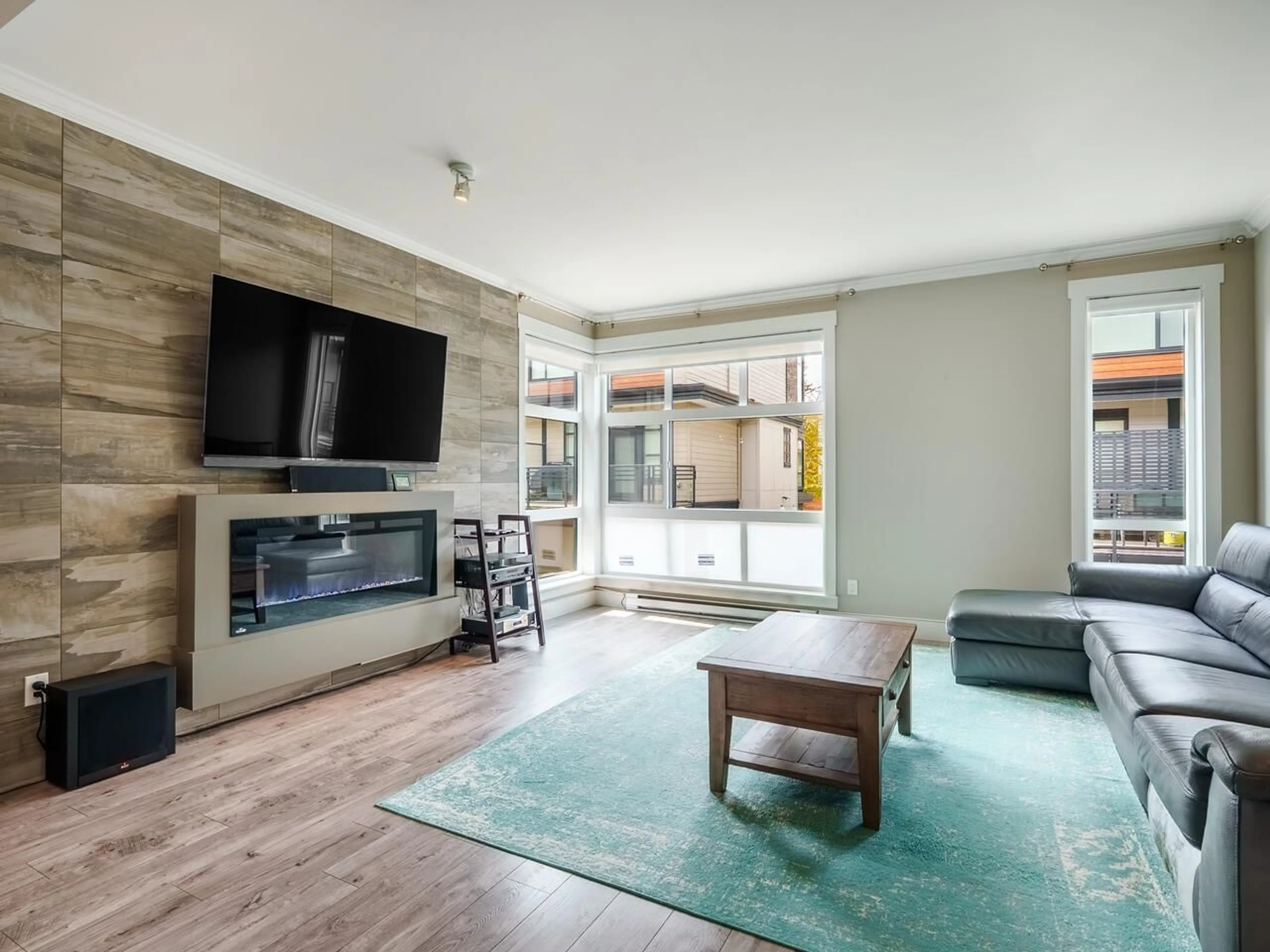 Living room with furniture, unknown for 28 - 16488 64 AVENUE, Surrey British Columbia V3S6X6