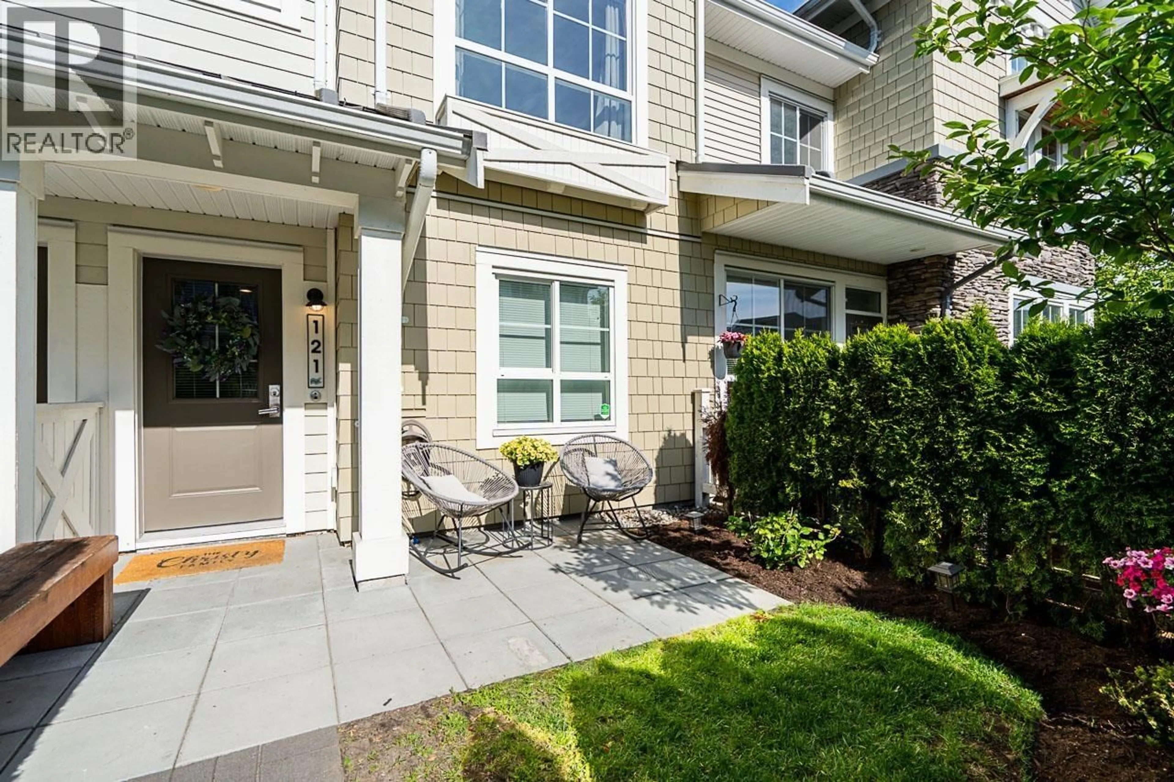 Patio, street for 121 - 5551 ADMIRAL WAY, Delta British Columbia V4K0C9