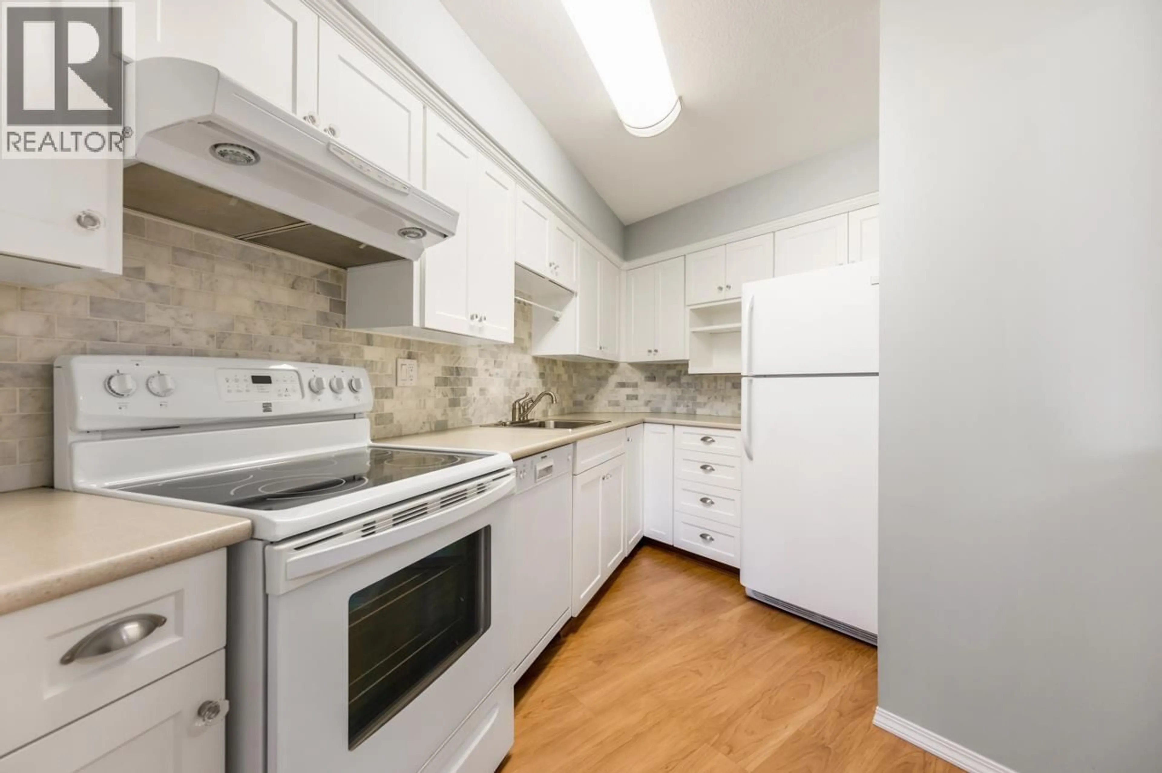 Standard kitchen, unknown for 101 - 11240 MELLIS DRIVE, Richmond British Columbia V6X1L7