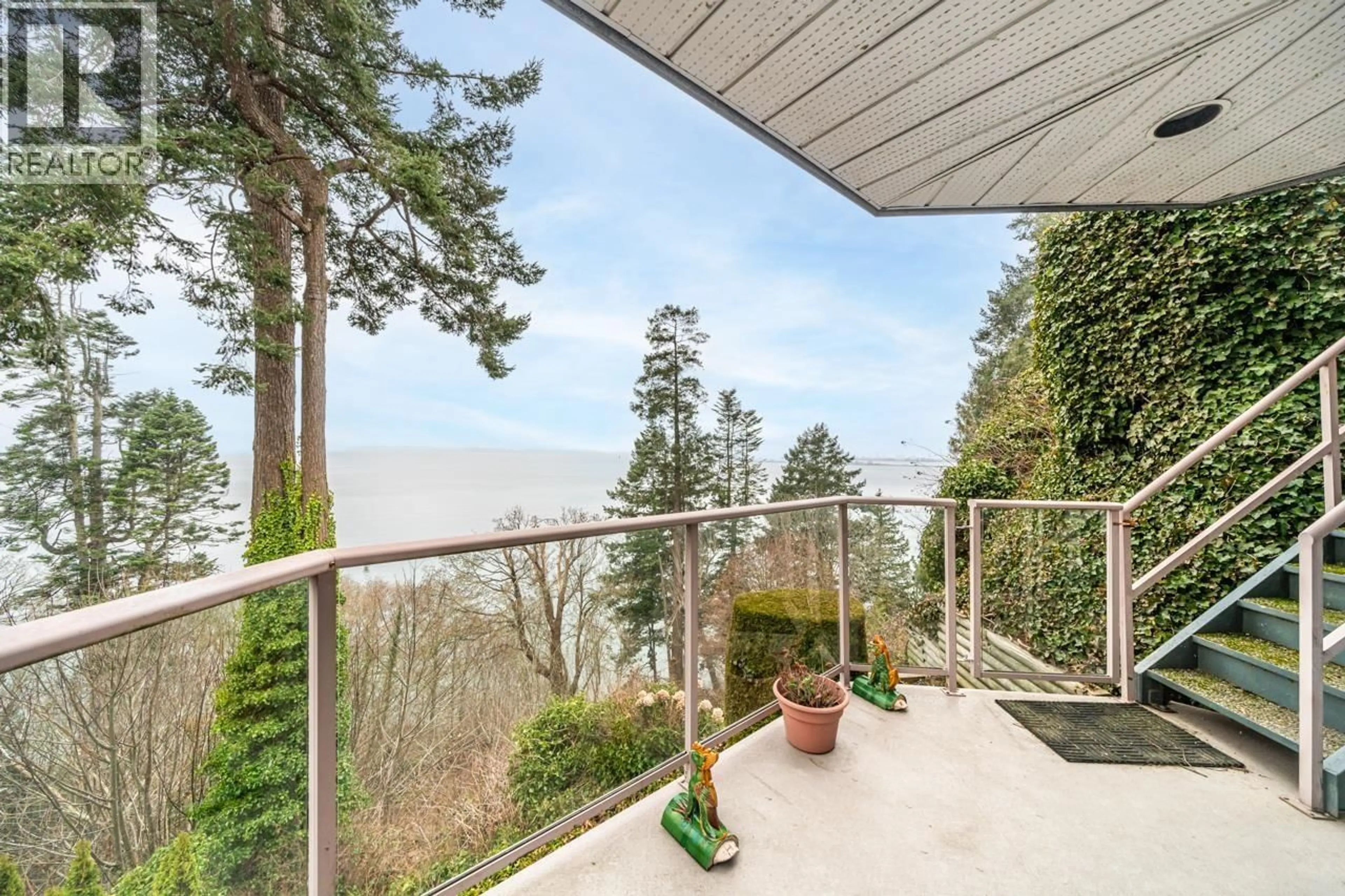 Balcony in the apartment, water/lake/river/ocean view for 58 TSAWWASSEN BEACH ROAD, Delta British Columbia V4M4C6