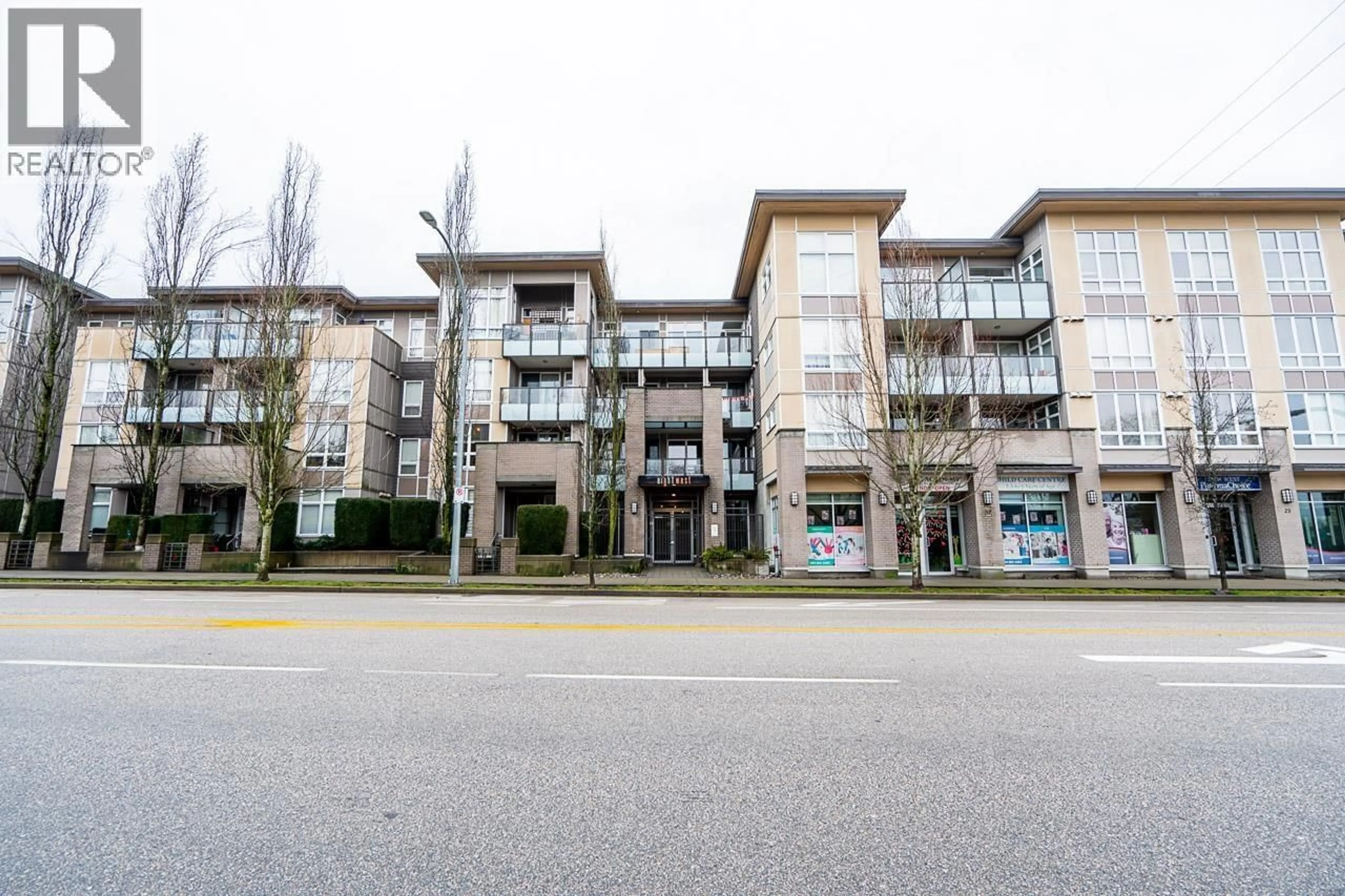 Patio, building for 419 - 55 EIGHTH AVENUE, New Westminster British Columbia V3L0E8