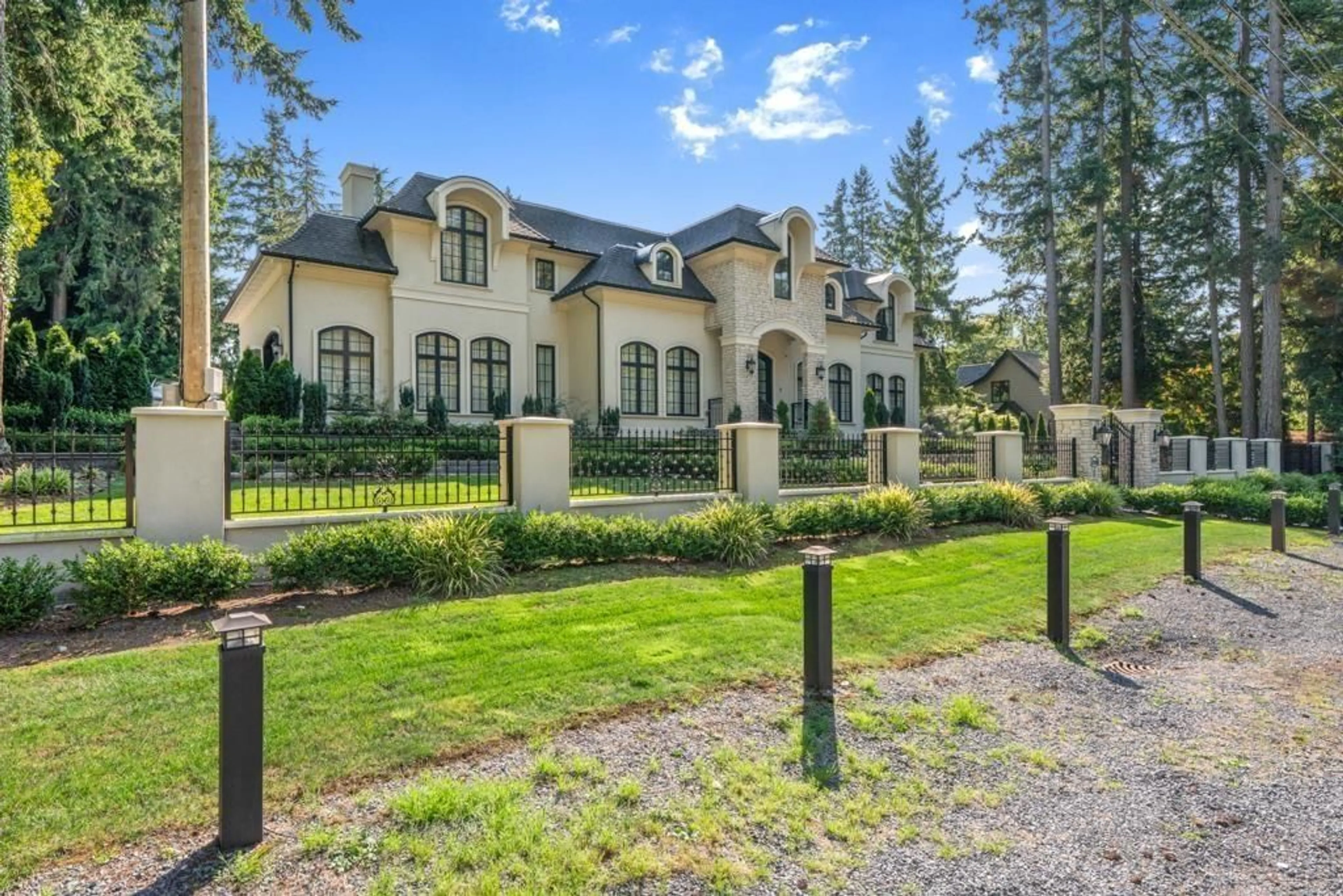 Unknown for 13136 24 AVENUE, Surrey British Columbia V4A2G1