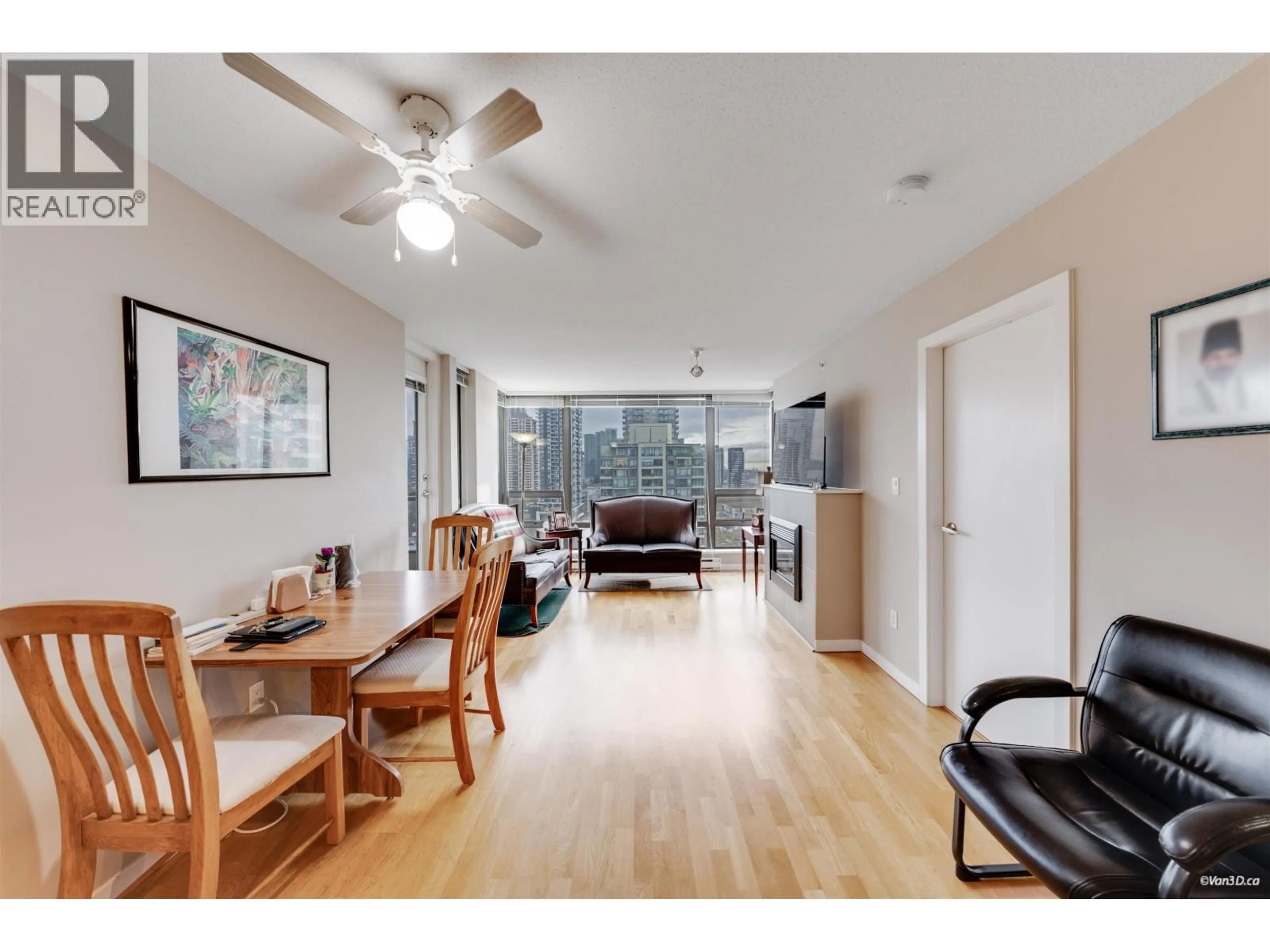 Unknown for 1704 - 4118 DAWSON STREET, Burnaby British Columbia V5C0A3