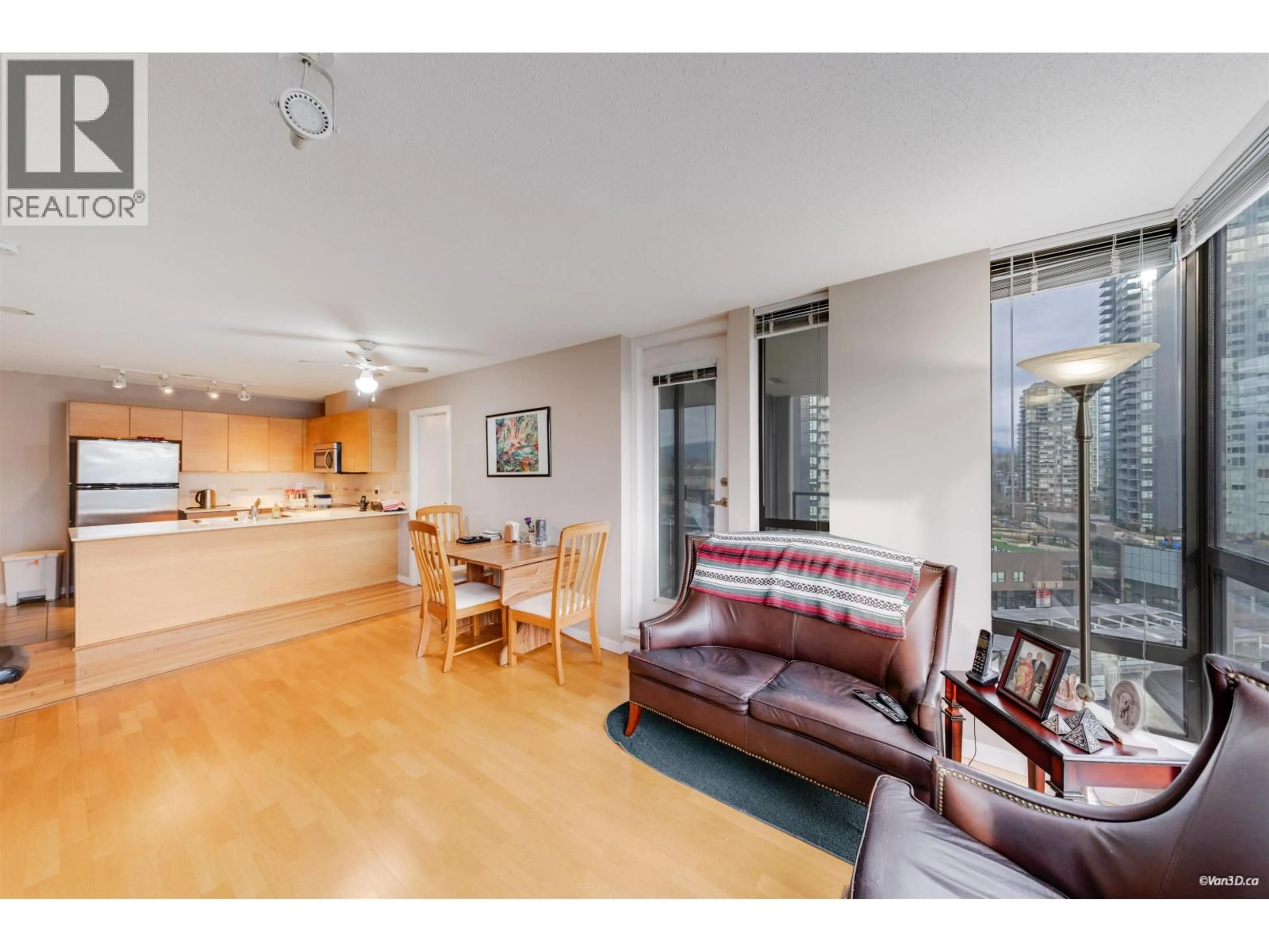 Unknown for 1704 - 4118 DAWSON STREET, Burnaby British Columbia V5C0A3