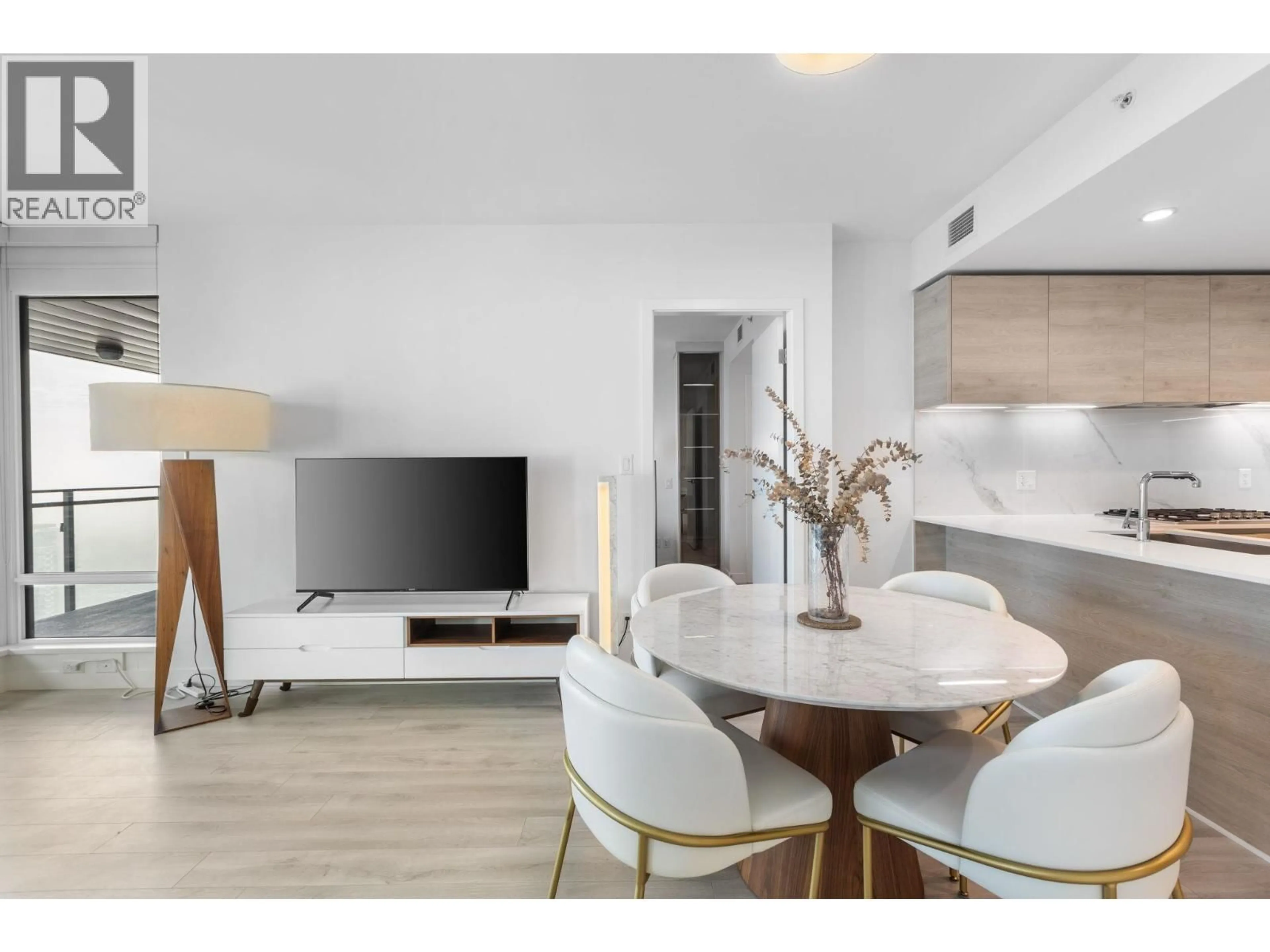 Living room with furniture, unknown for 3405 - 2085 SKYLINE COURT, Burnaby British Columbia V5C0M6