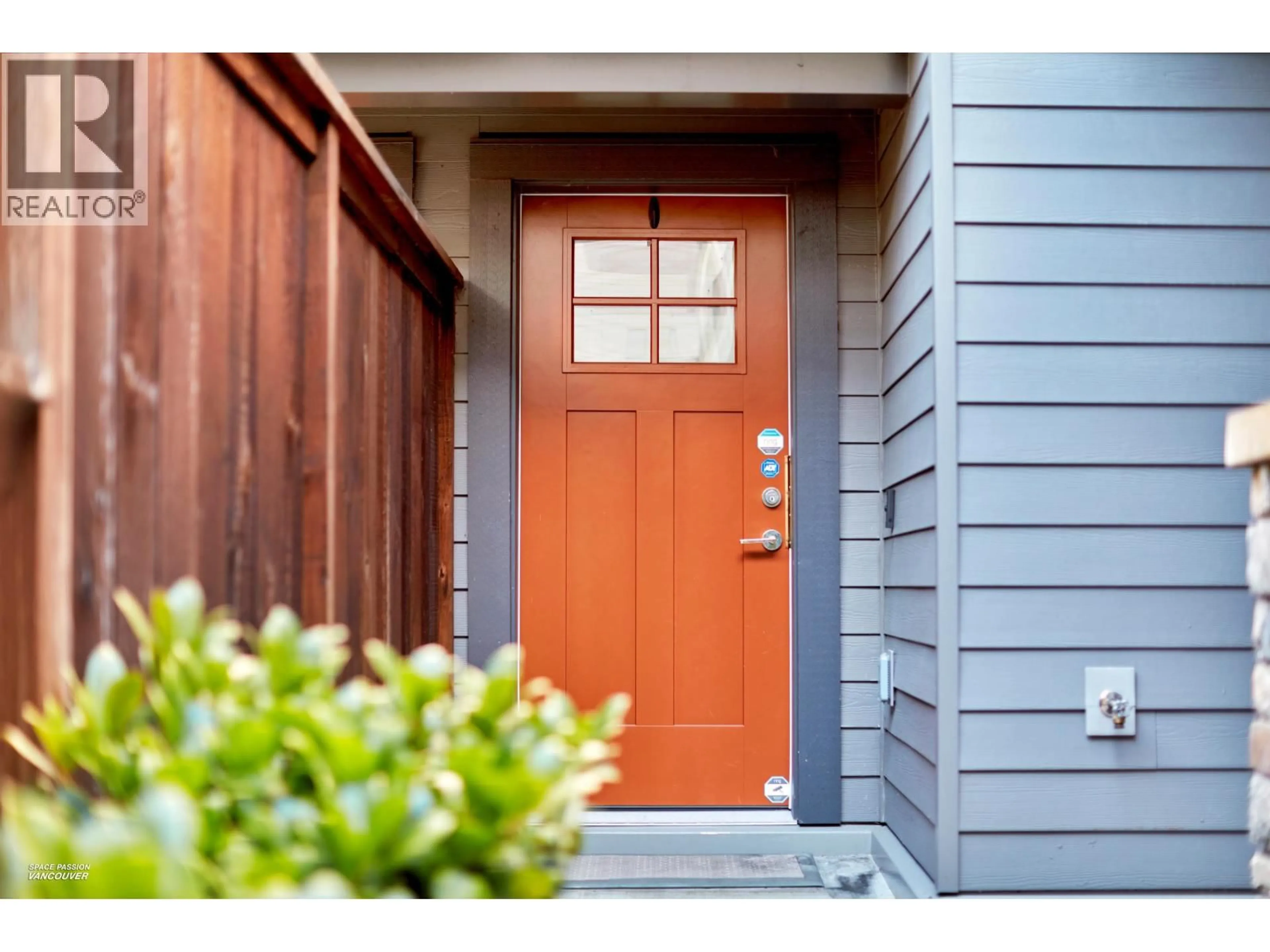 Indoor entryway for 10 - 4991 NO. 5 ROAD, Richmond British Columbia V6X0S9