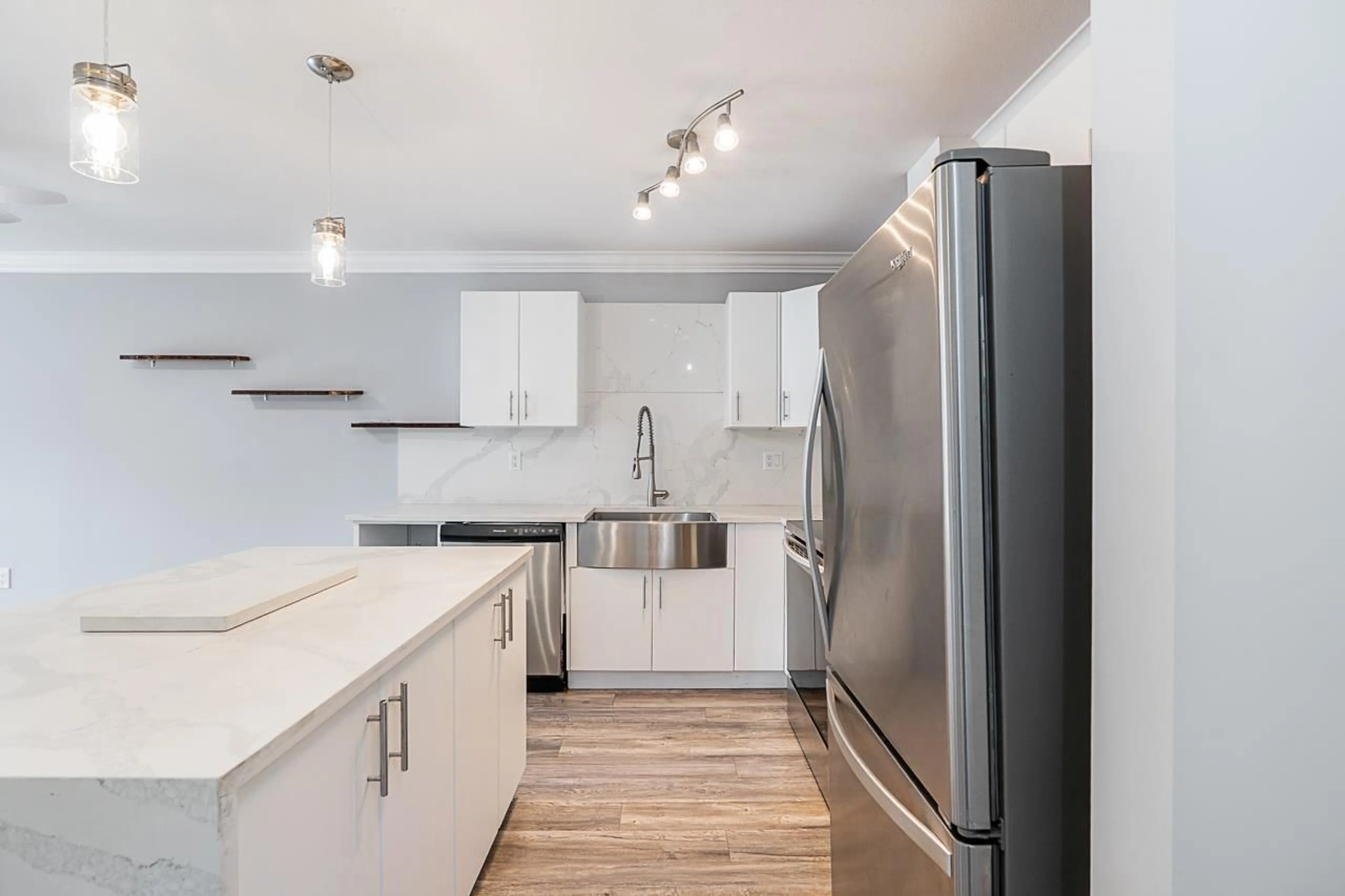 Open concept kitchen, unknown for 423 - 2515 PARK DRIVE, Abbotsford British Columbia V2S0B2