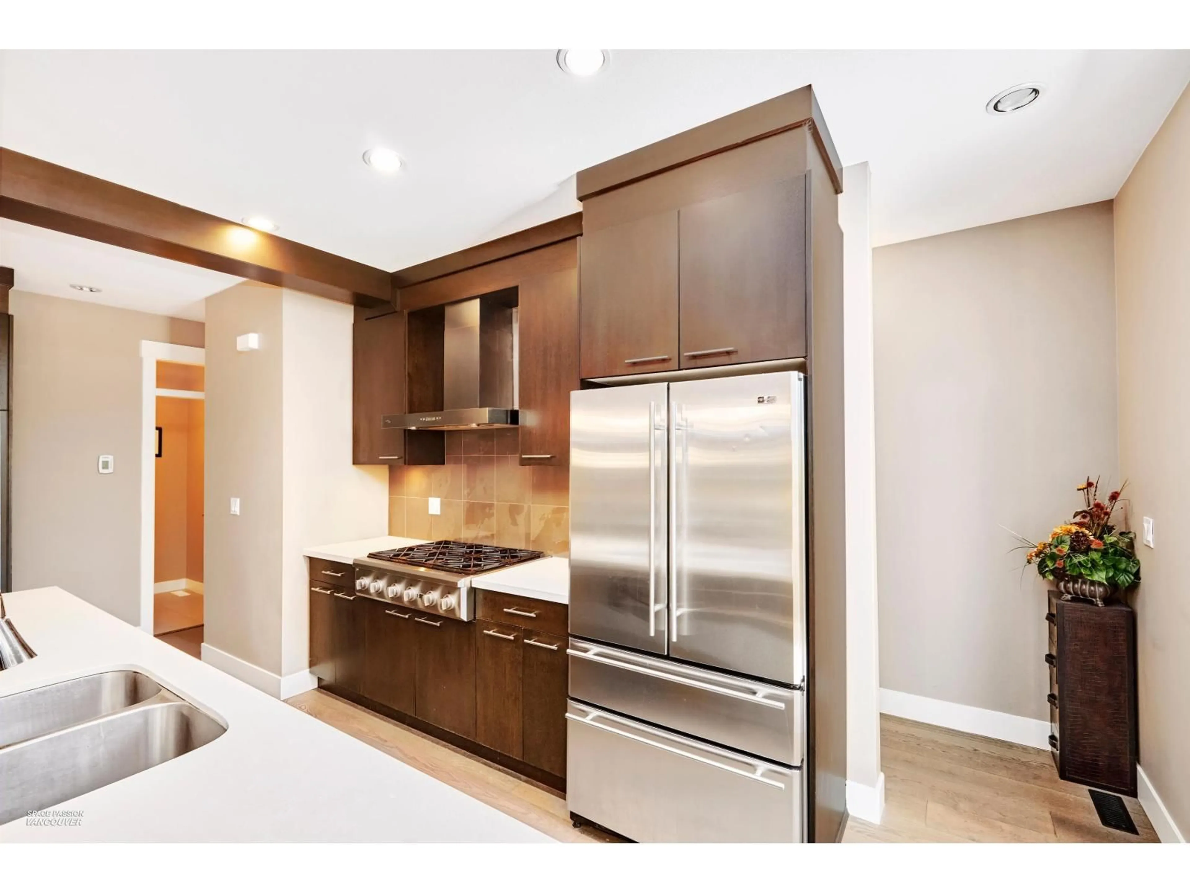 Contemporary kitchen, unknown for 41 - 15977 26 AVENUE, Surrey British Columbia V3Z2W7