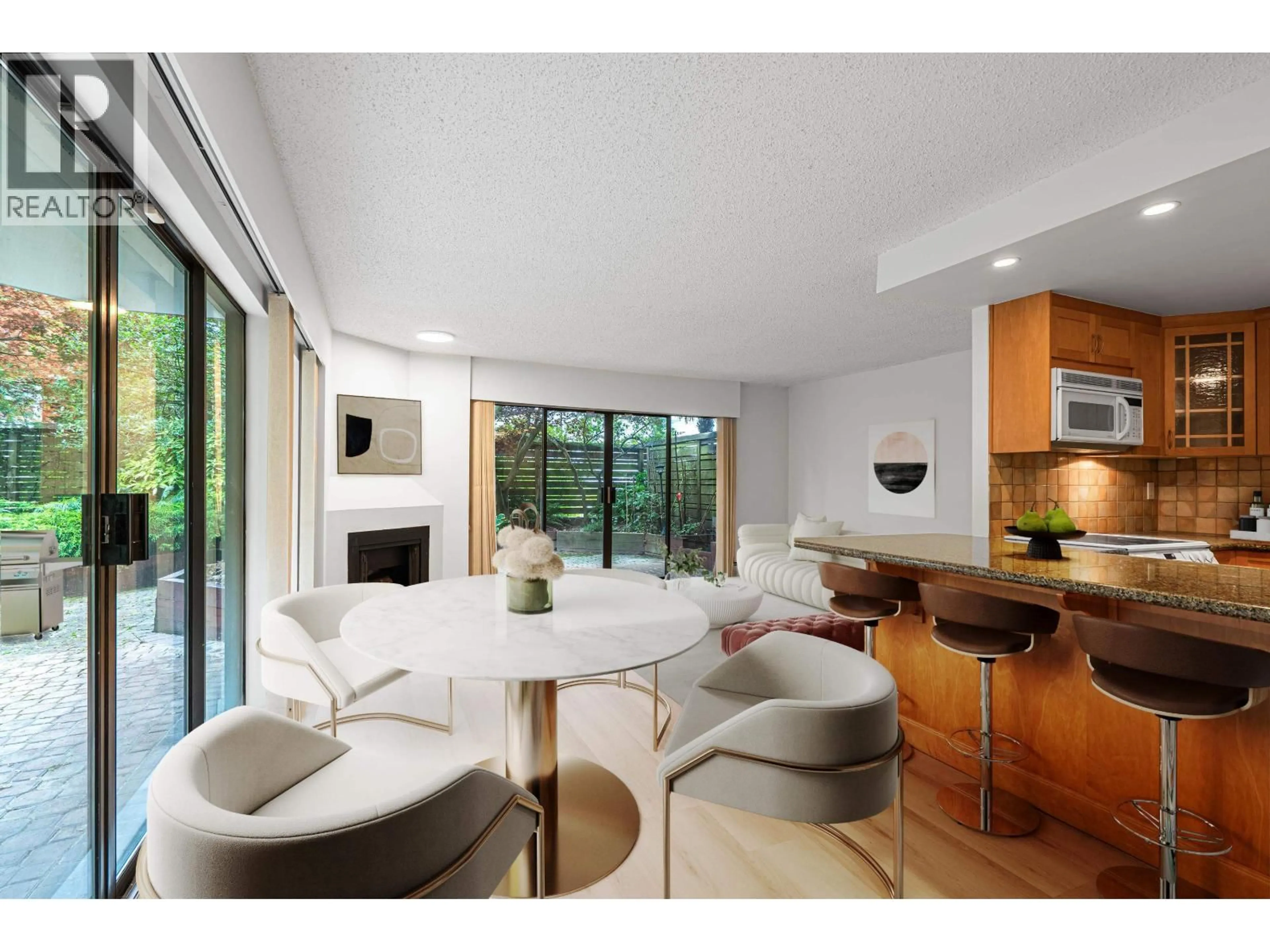 Unknown for 102 - 747 17TH STREET, West Vancouver British Columbia V7V3T4