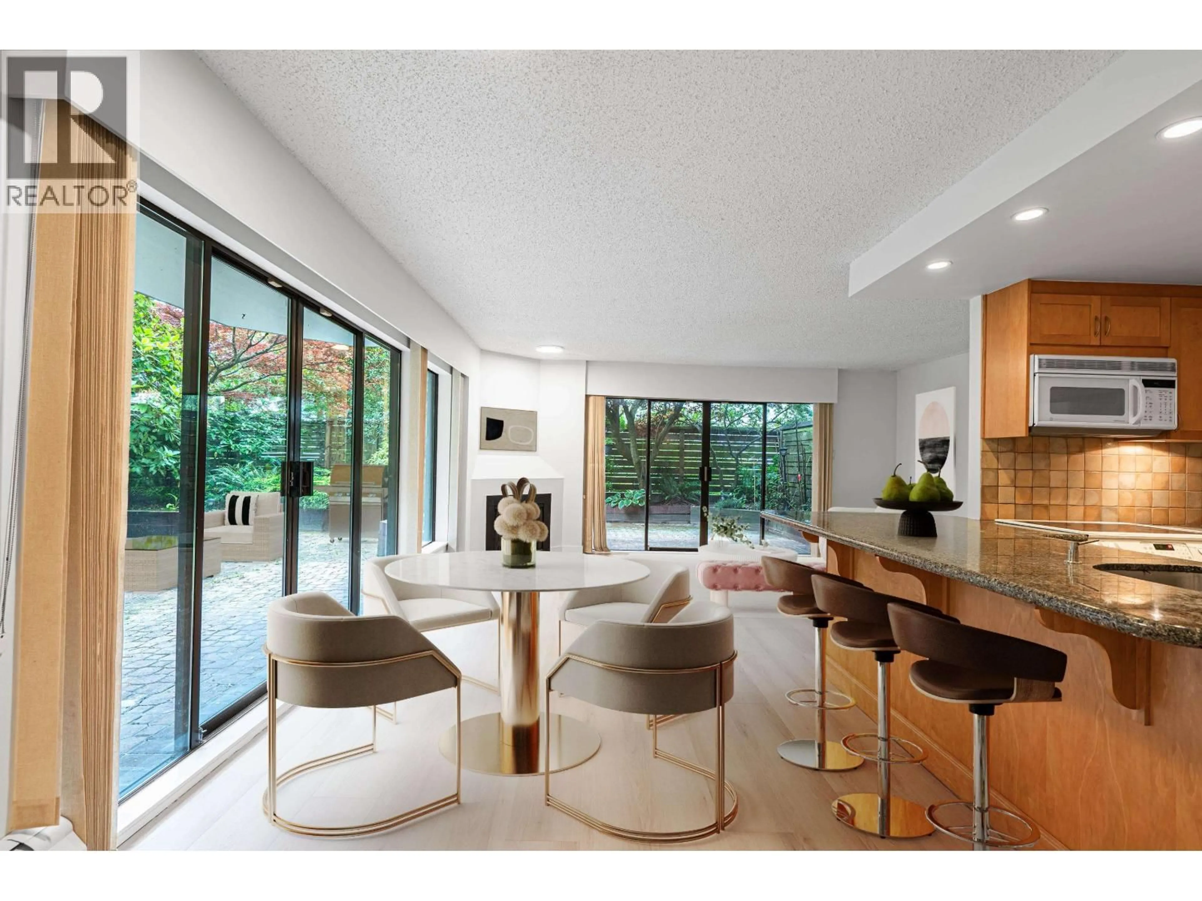 Unknown for 102 - 747 17TH STREET, West Vancouver British Columbia V7V3T4