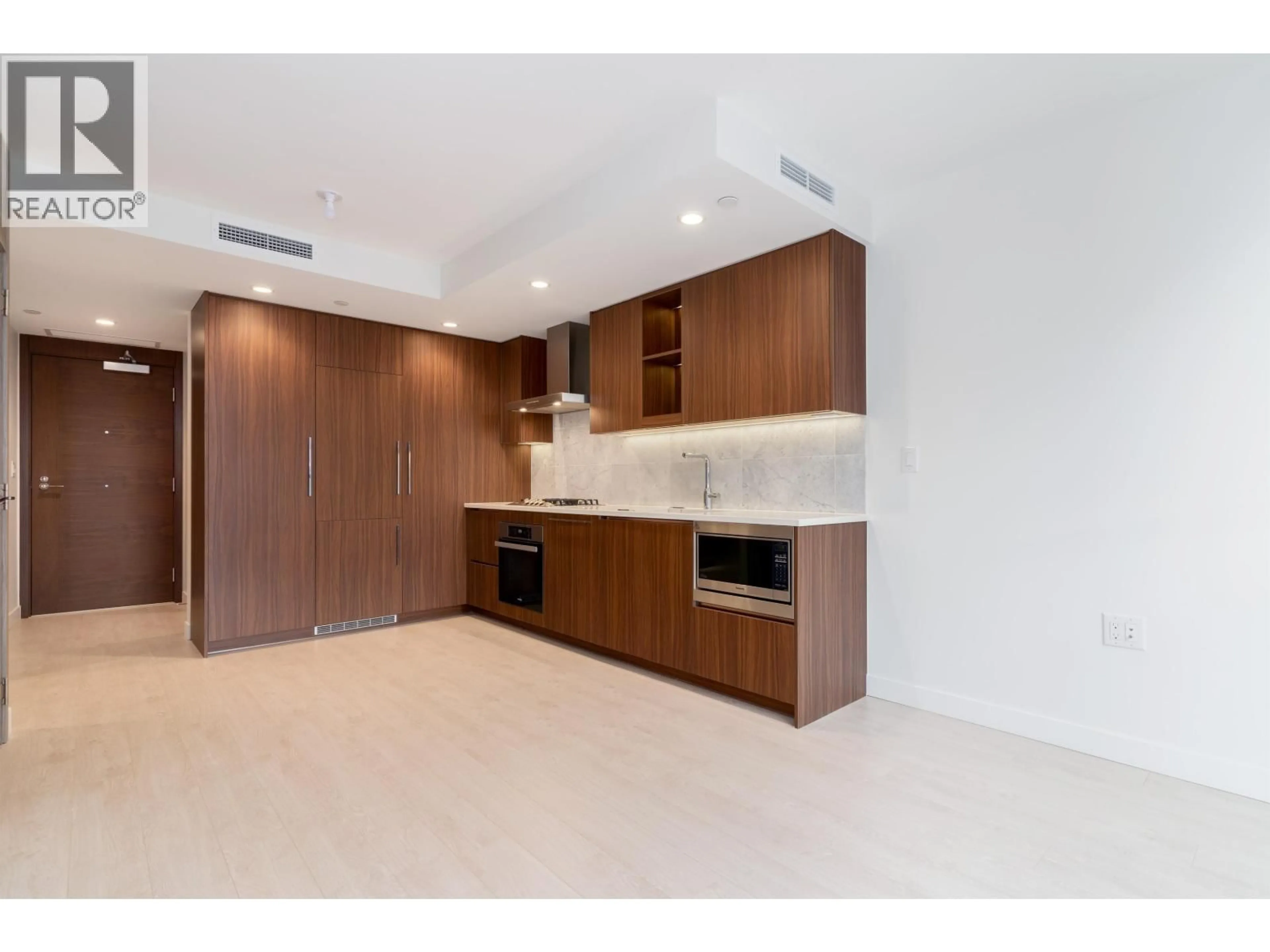 Standard kitchen, unknown for 603 - 1768 COOK STREET, Vancouver British Columbia V5Y0N3