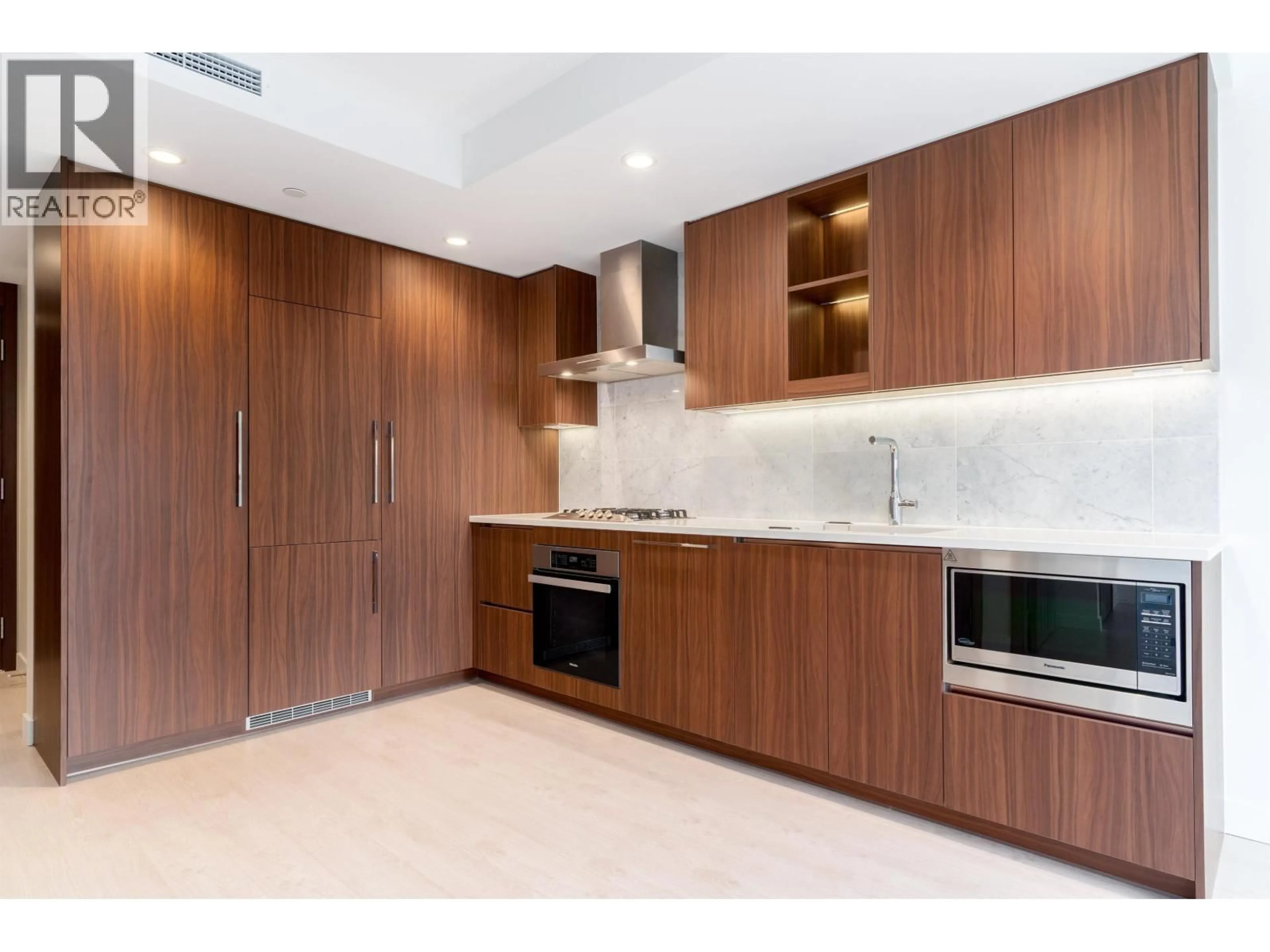 Standard kitchen, unknown for 603 - 1768 COOK STREET, Vancouver British Columbia V5Y0N3