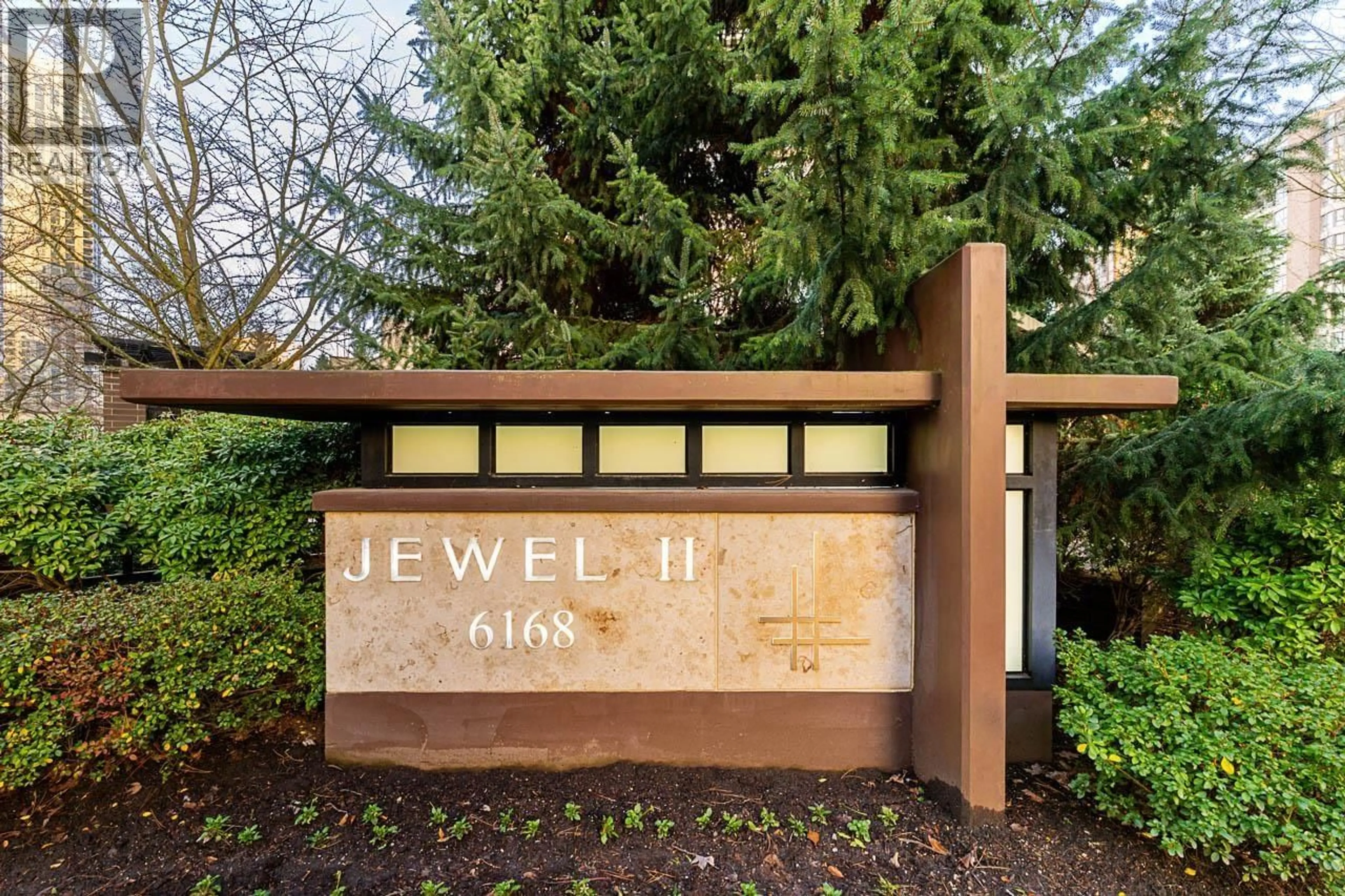 Indoor foyer for 1302 - 6168 WILSON AVENUE, Burnaby British Columbia V5H0B2