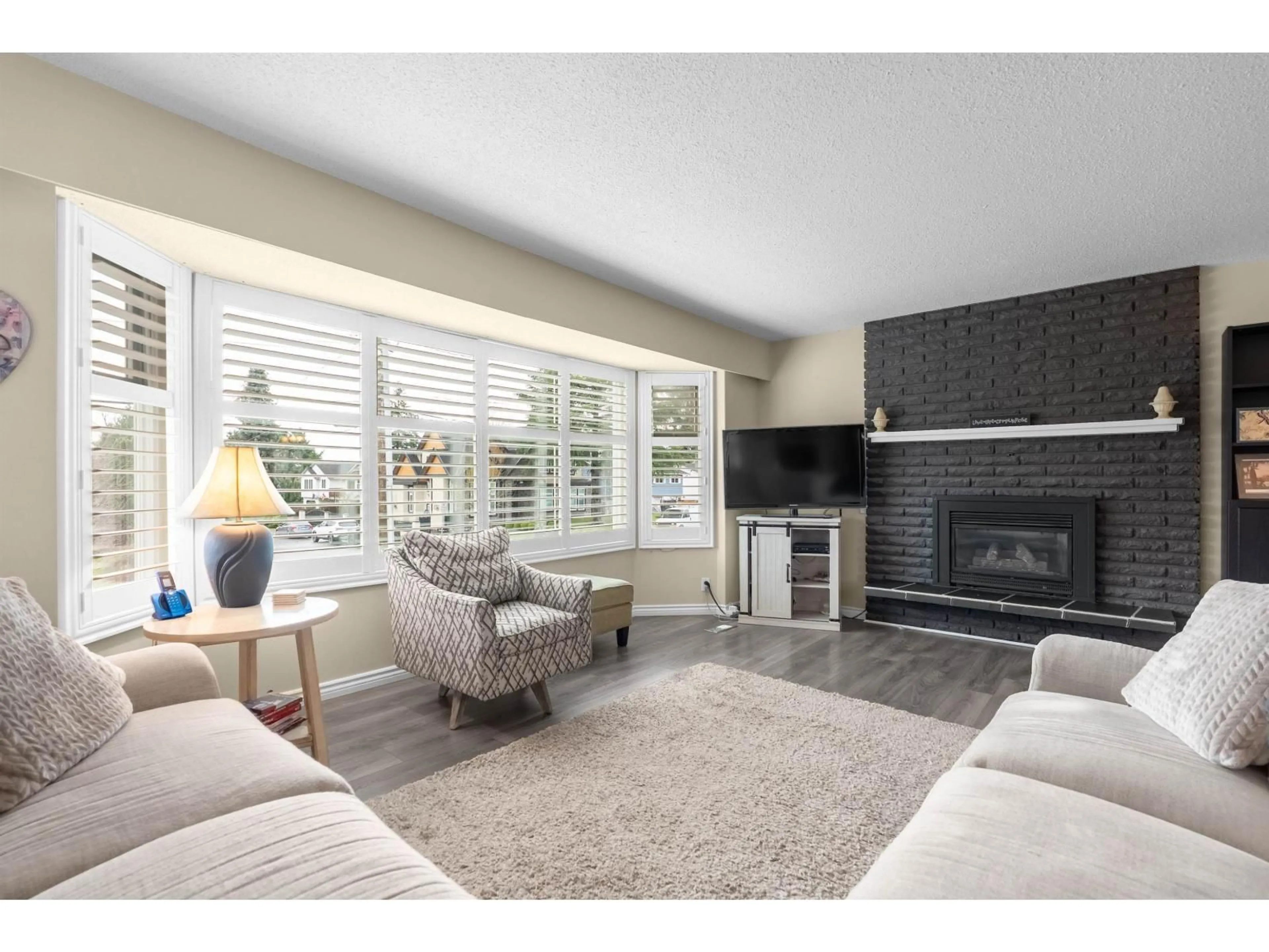 Living room with furniture, unknown for 11245 78A AVENUE, Delta British Columbia V4C1P4