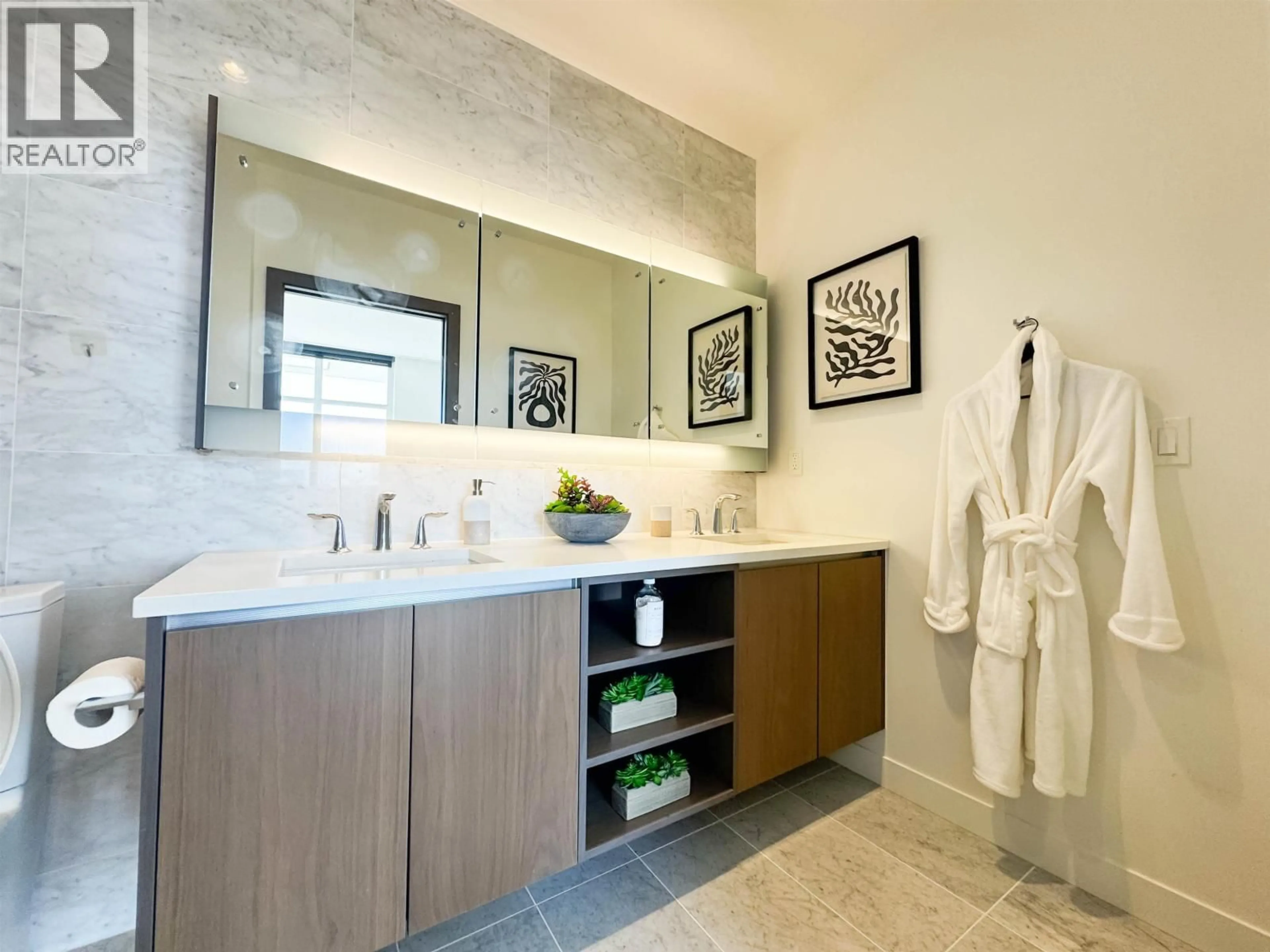 Contemporary bathroom, ceramic/tile floor for 1805 - 8988 PATTERSON ROAD, Richmond British Columbia V6X0R2