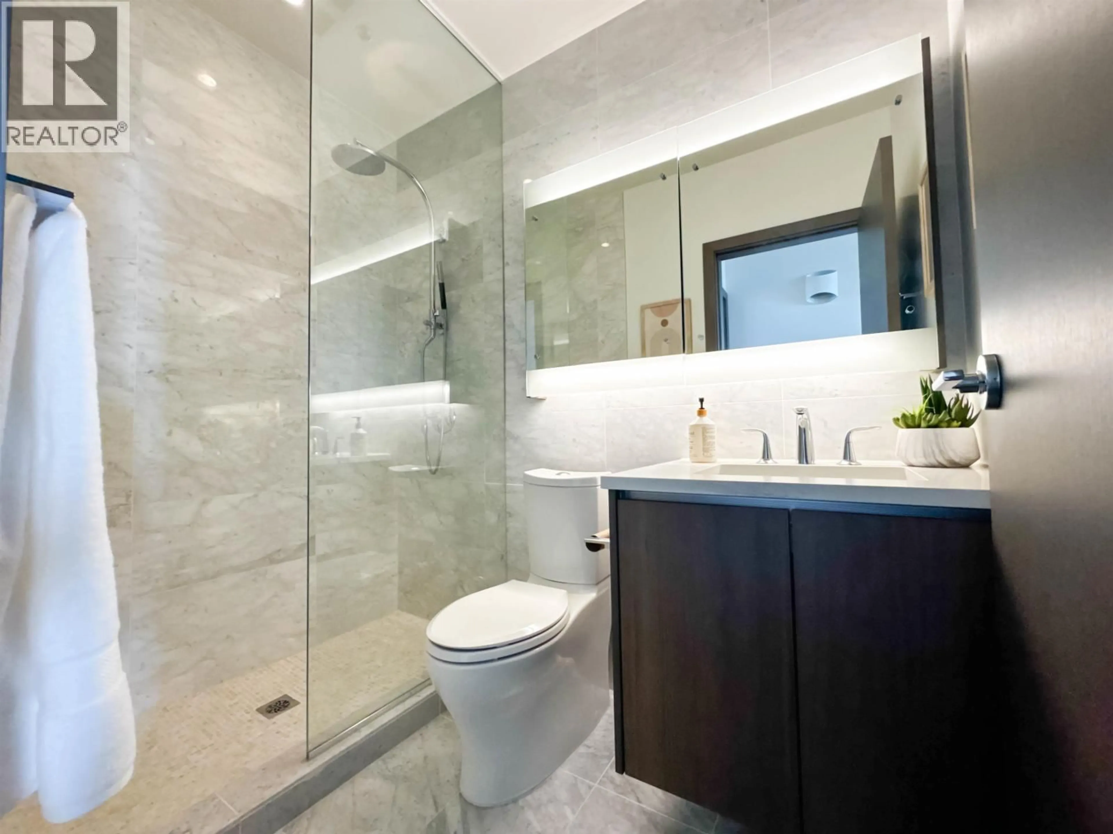 Contemporary bathroom, ceramic/tile floor for 1805 - 8988 PATTERSON ROAD, Richmond British Columbia V6X0R2