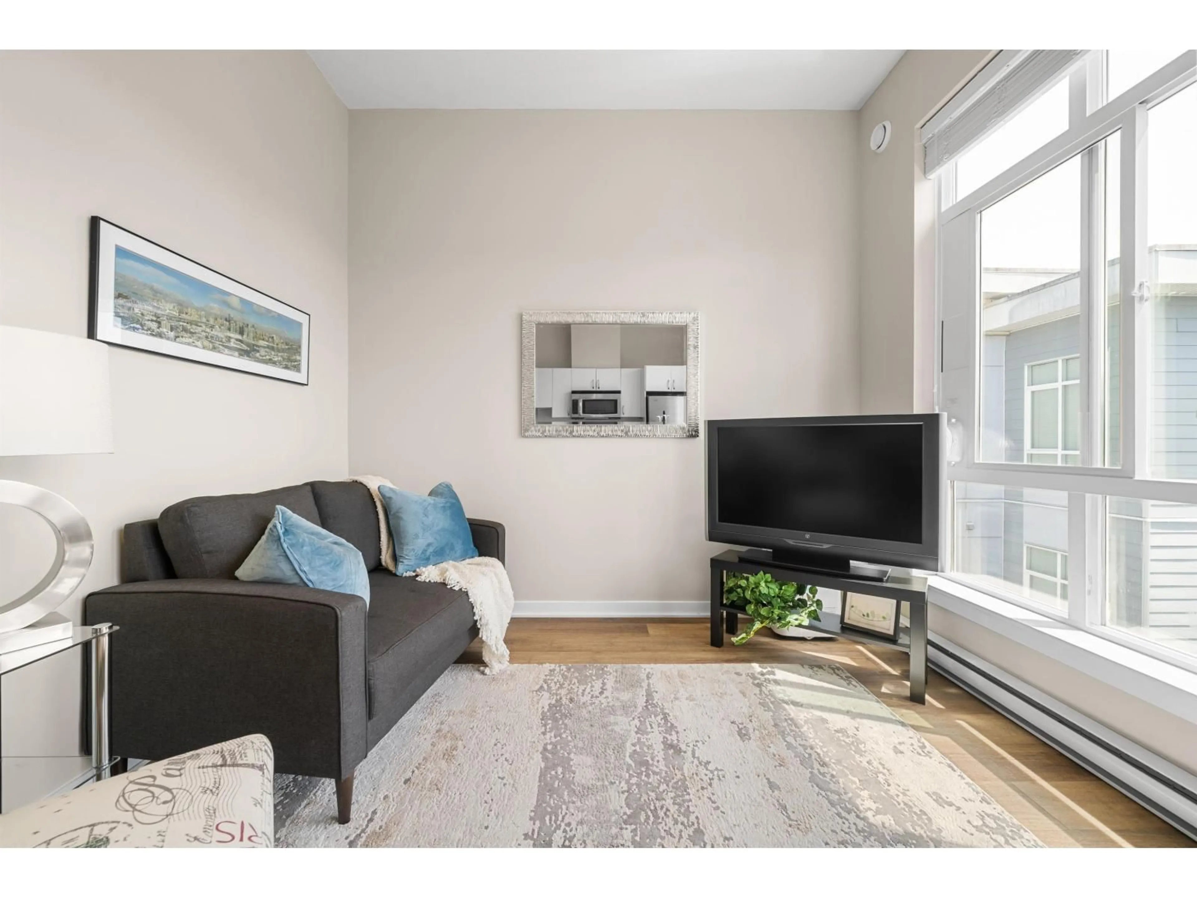 Living room with furniture, unknown for 513 - 13728 108 AVENUE, Surrey British Columbia V3T0G2