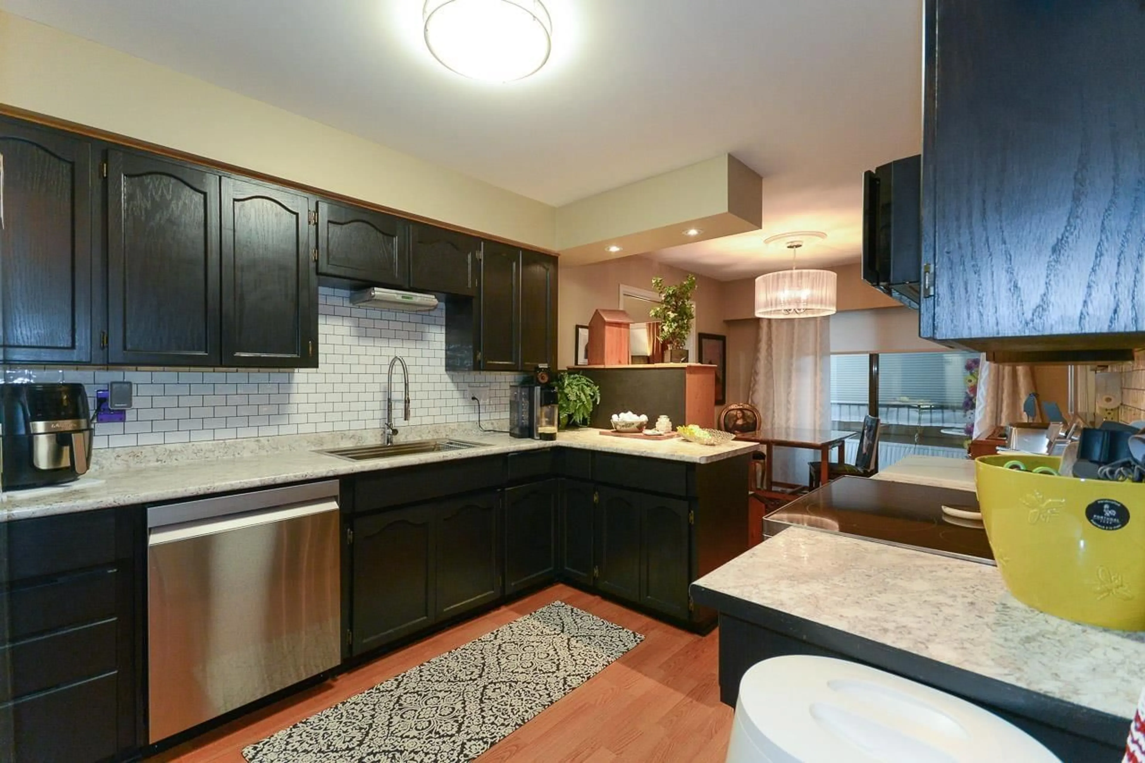 Open concept kitchen, unknown for 66 - 32959 GEORGE FERGUSON WAY, Abbotsford British Columbia V2S7W9