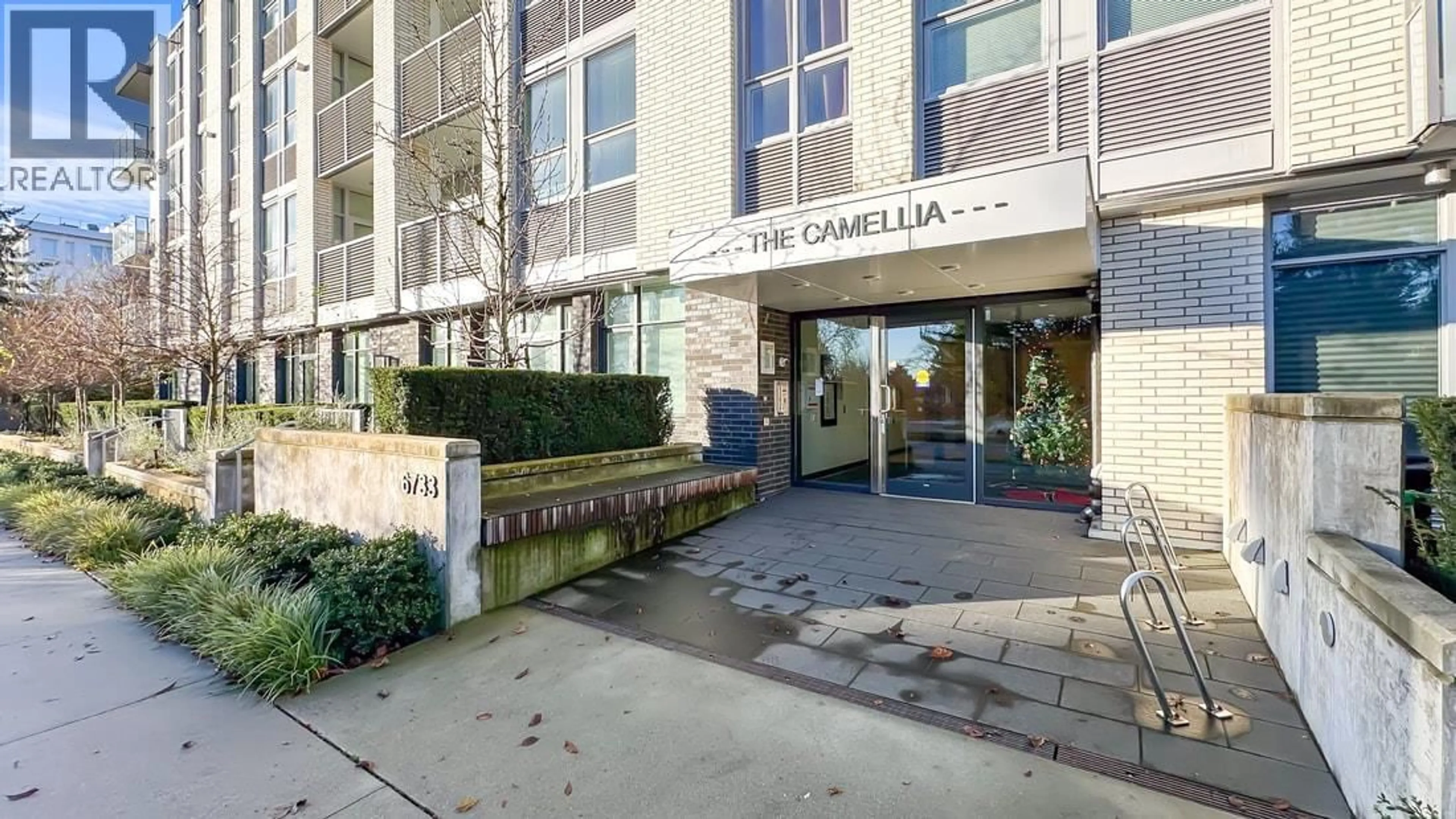 Lobby for 302 - 6733 CAMBIE STREET, Vancouver British Columbia V6P3H1
