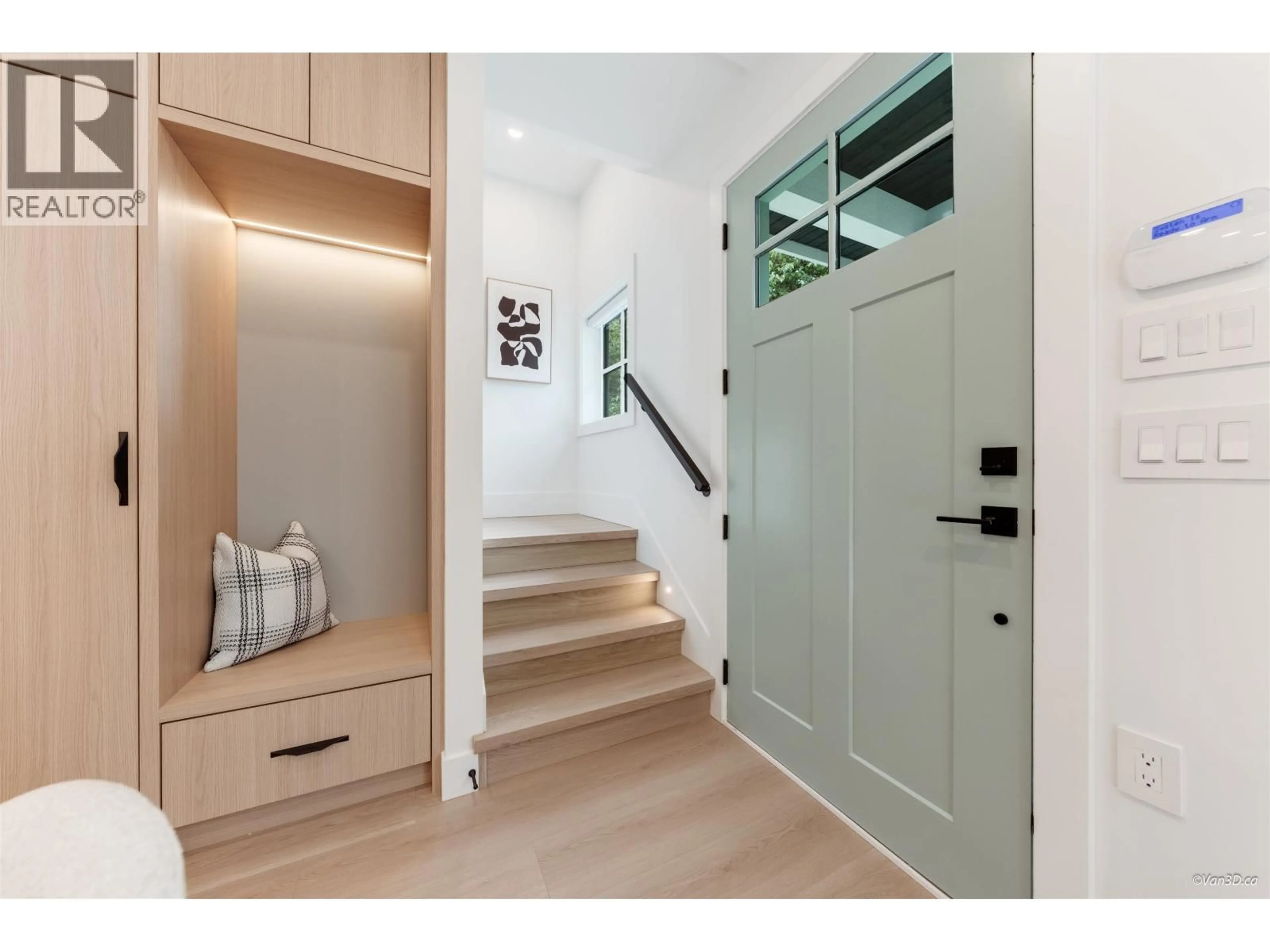 Indoor entryway for 1 - 3121 46TH AVENUE, Vancouver British Columbia V5S1B1