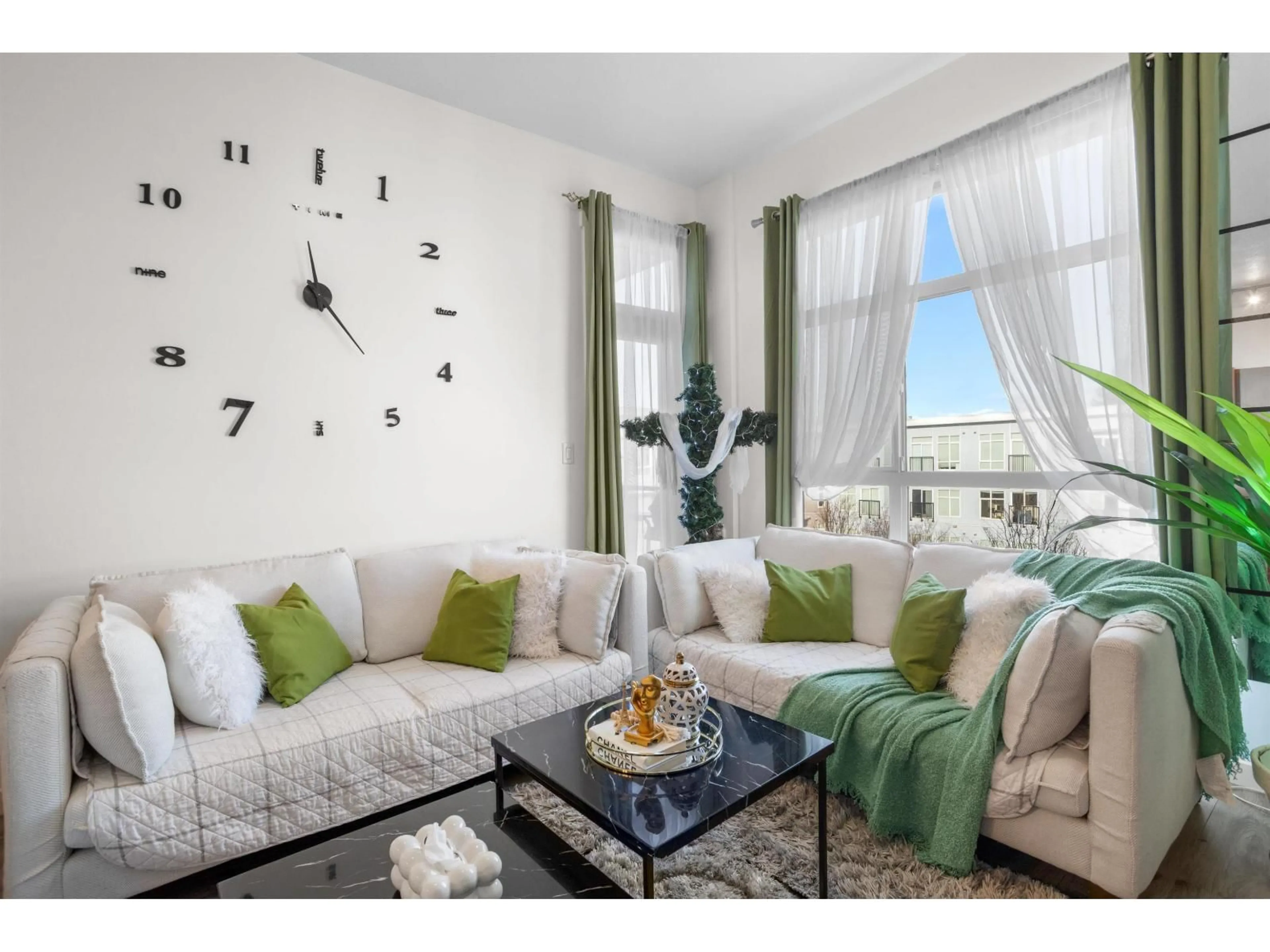 Living room with furniture, unknown for 516 - 13733 107A AVENUE, Surrey British Columbia V3T0B7